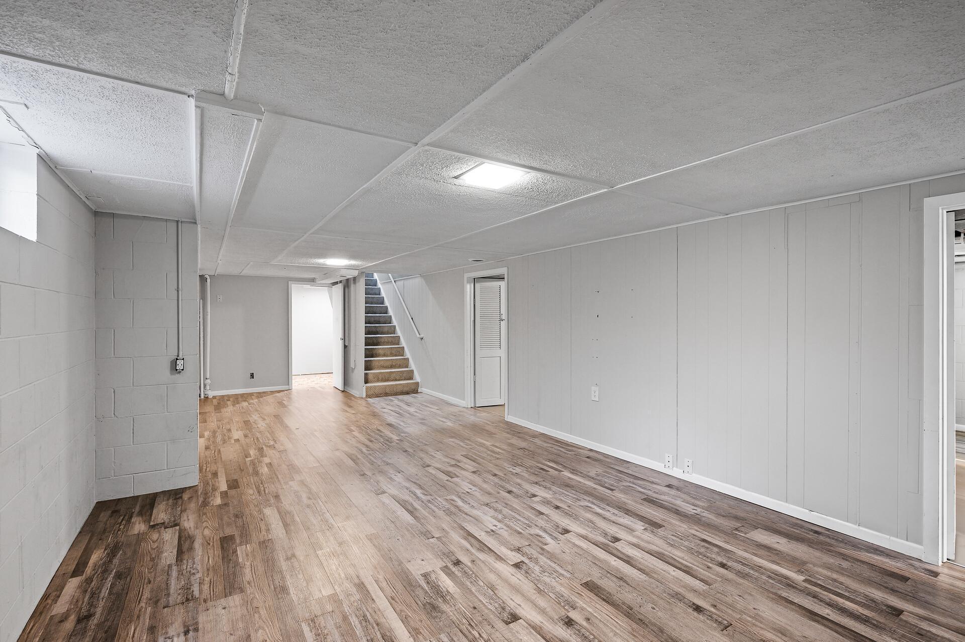 1319 21st Street W