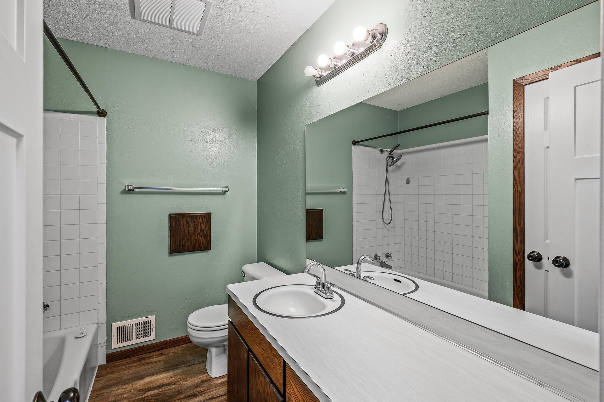 1319 21st Street W