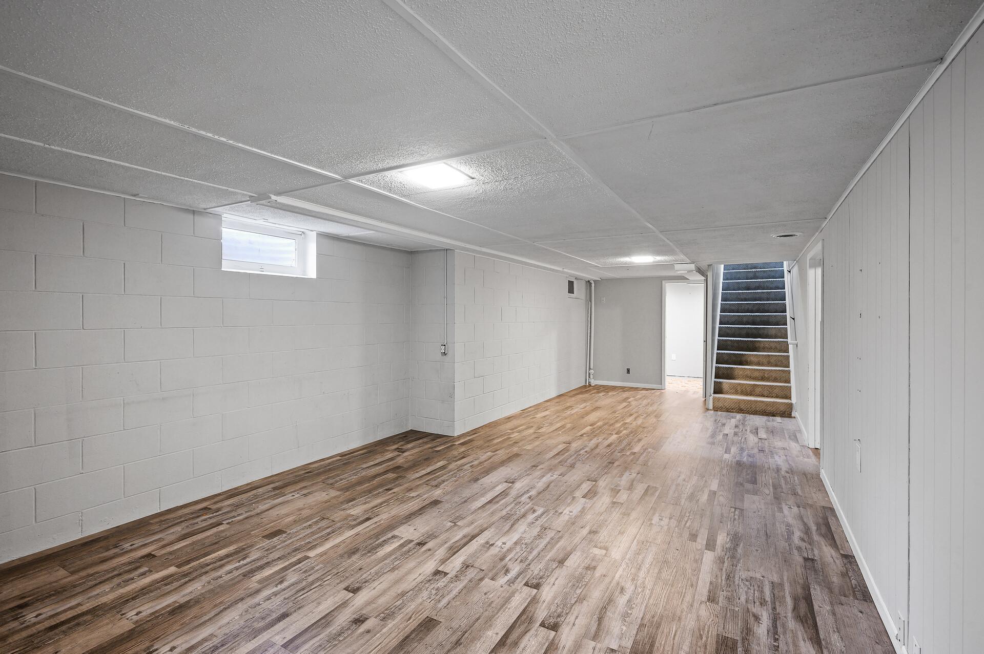 1319 21st Street W
