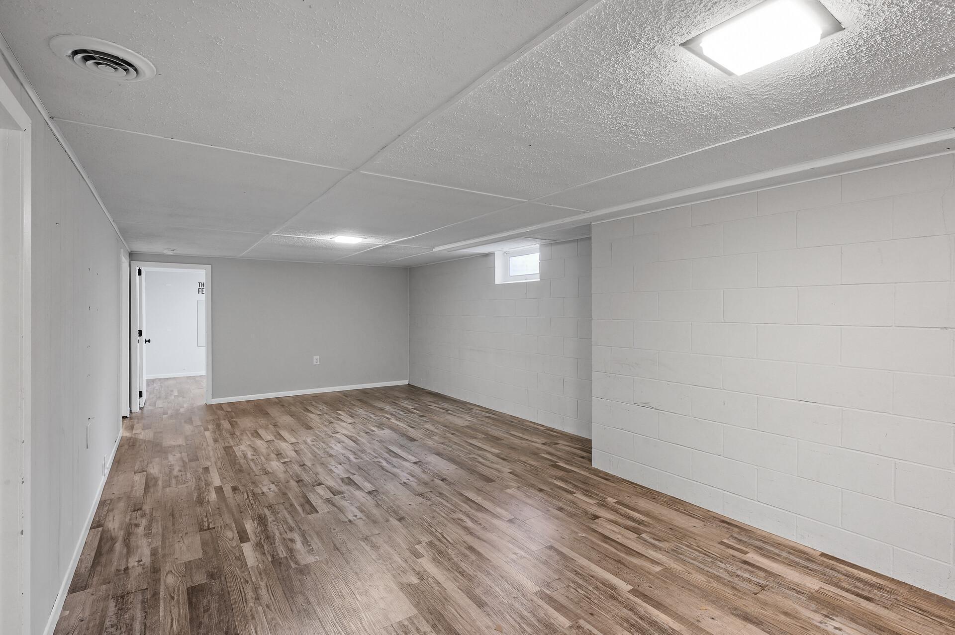 1319 21st Street W