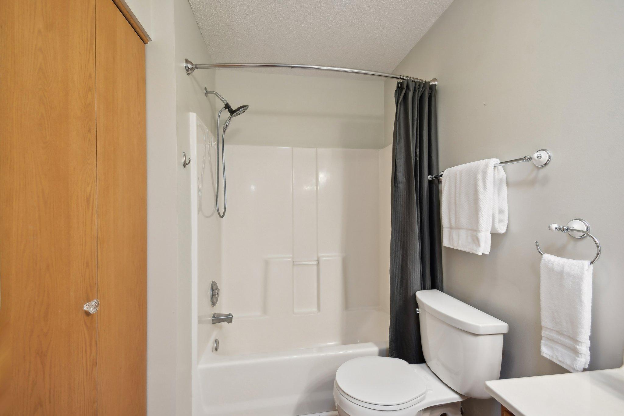 6879 Inverness Trail