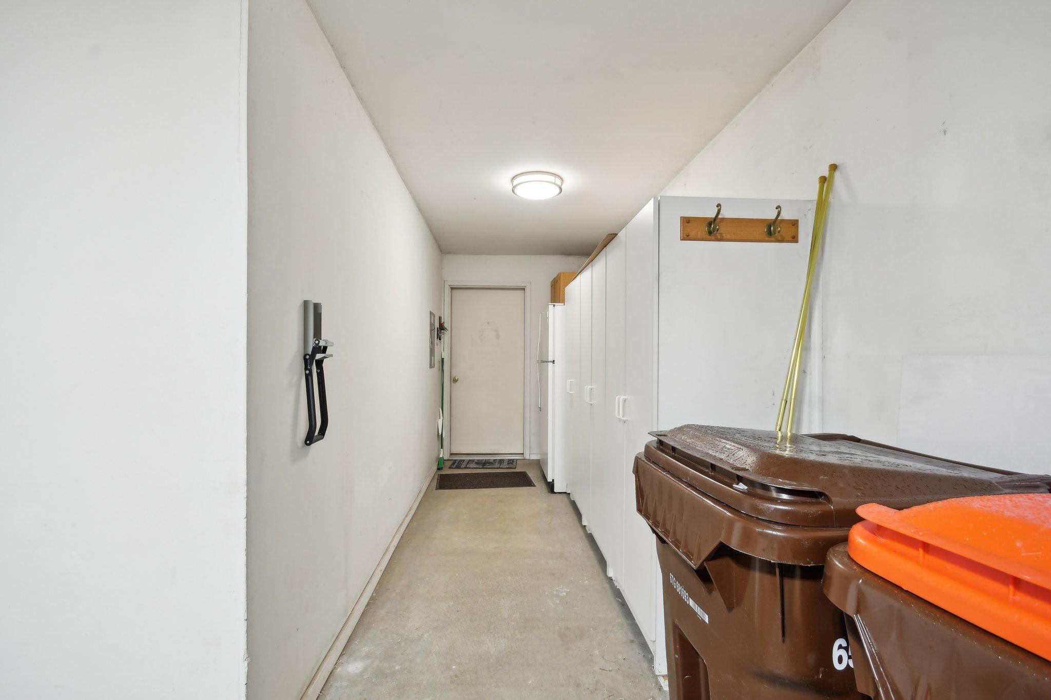 6879 Inverness Trail