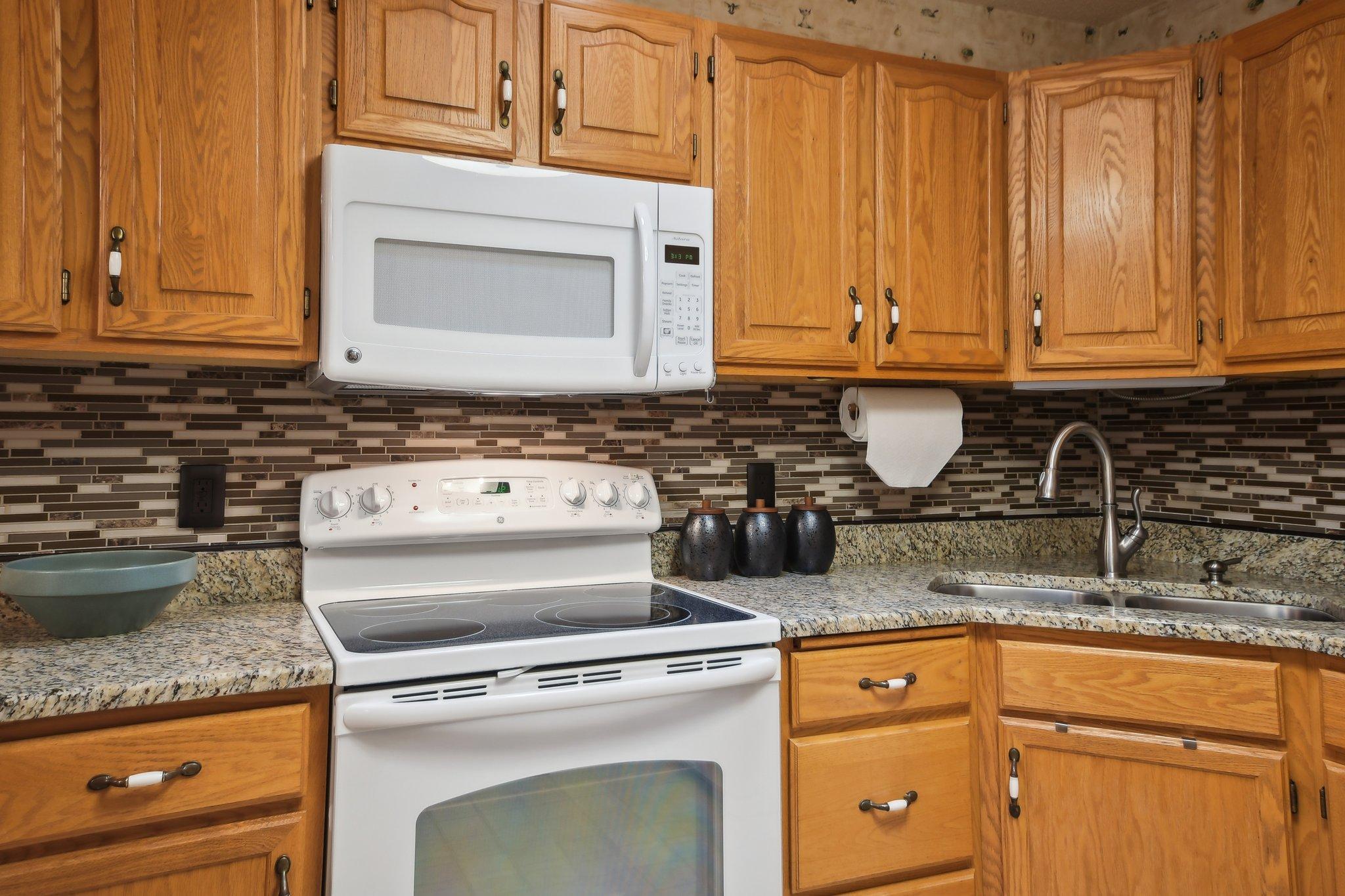 6879 Inverness Trail