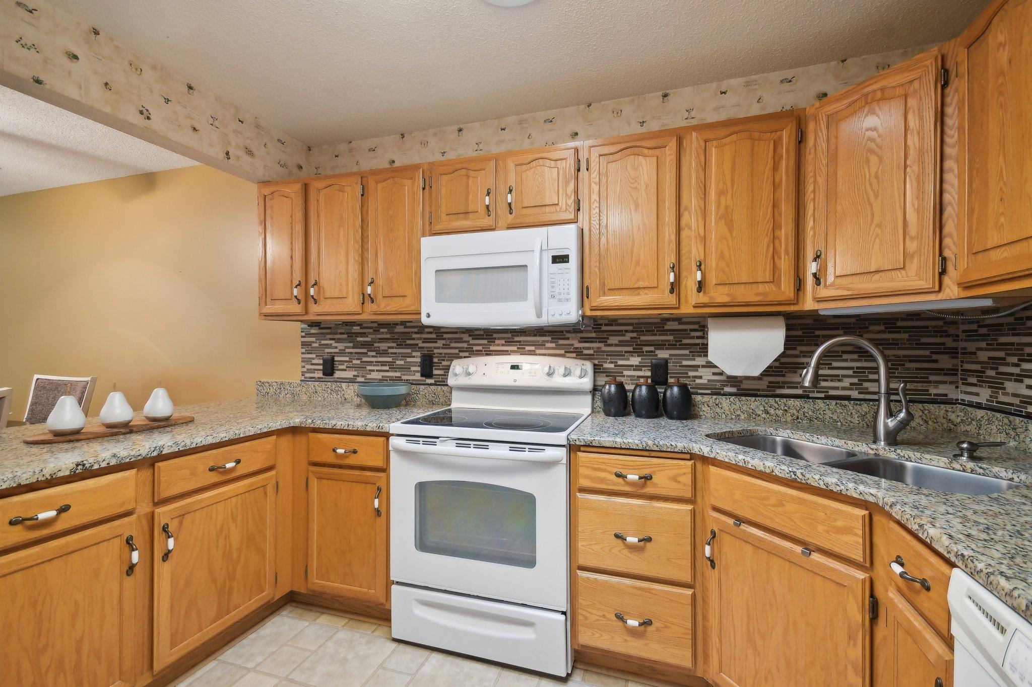 6879 Inverness Trail