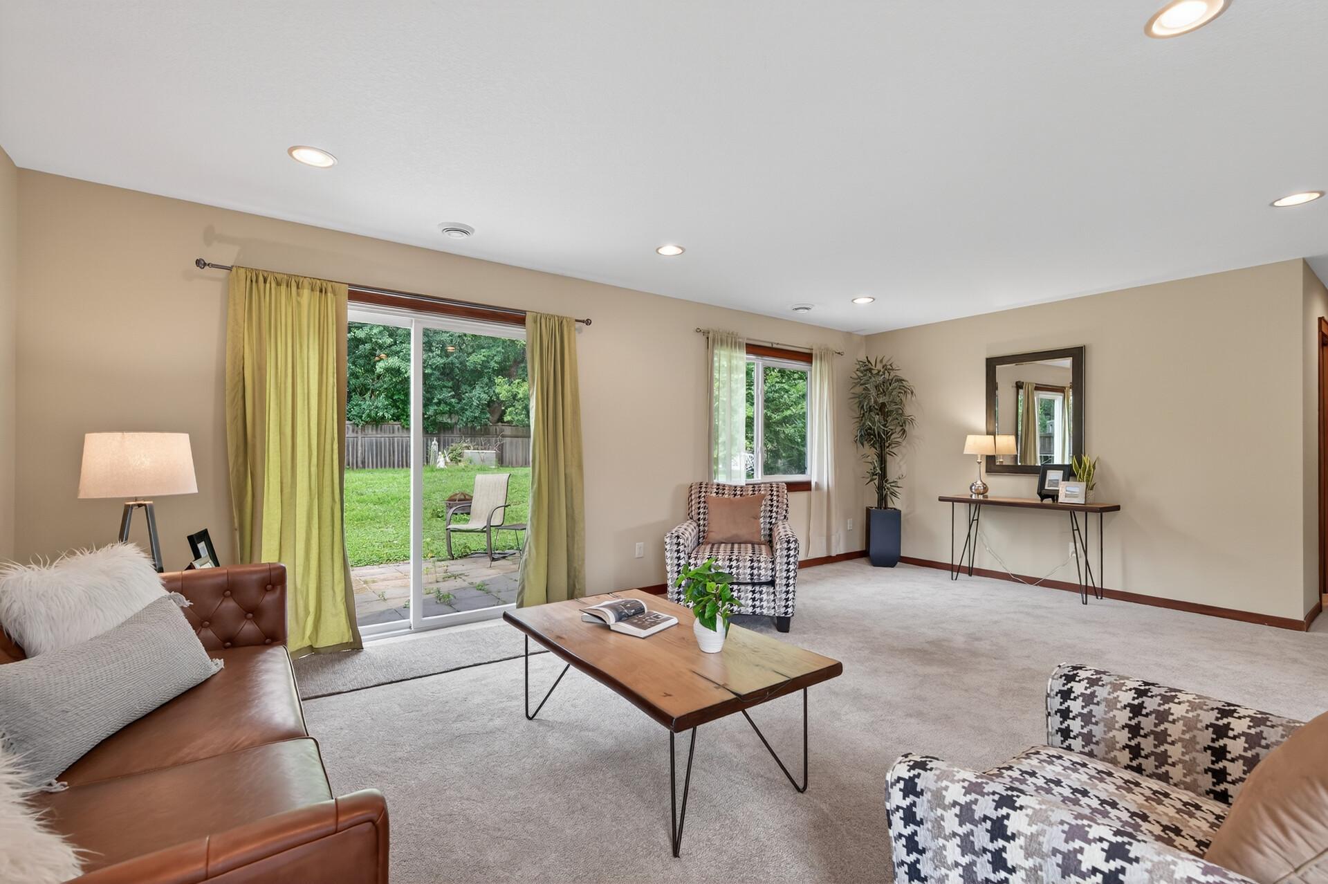 35 E Pullman Avenue