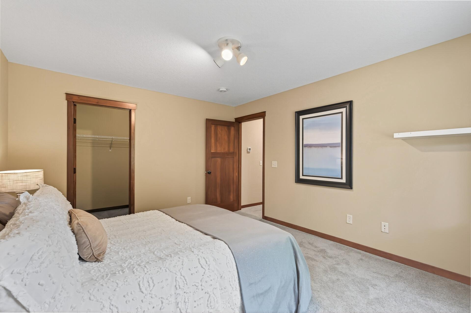 35 E Pullman Avenue