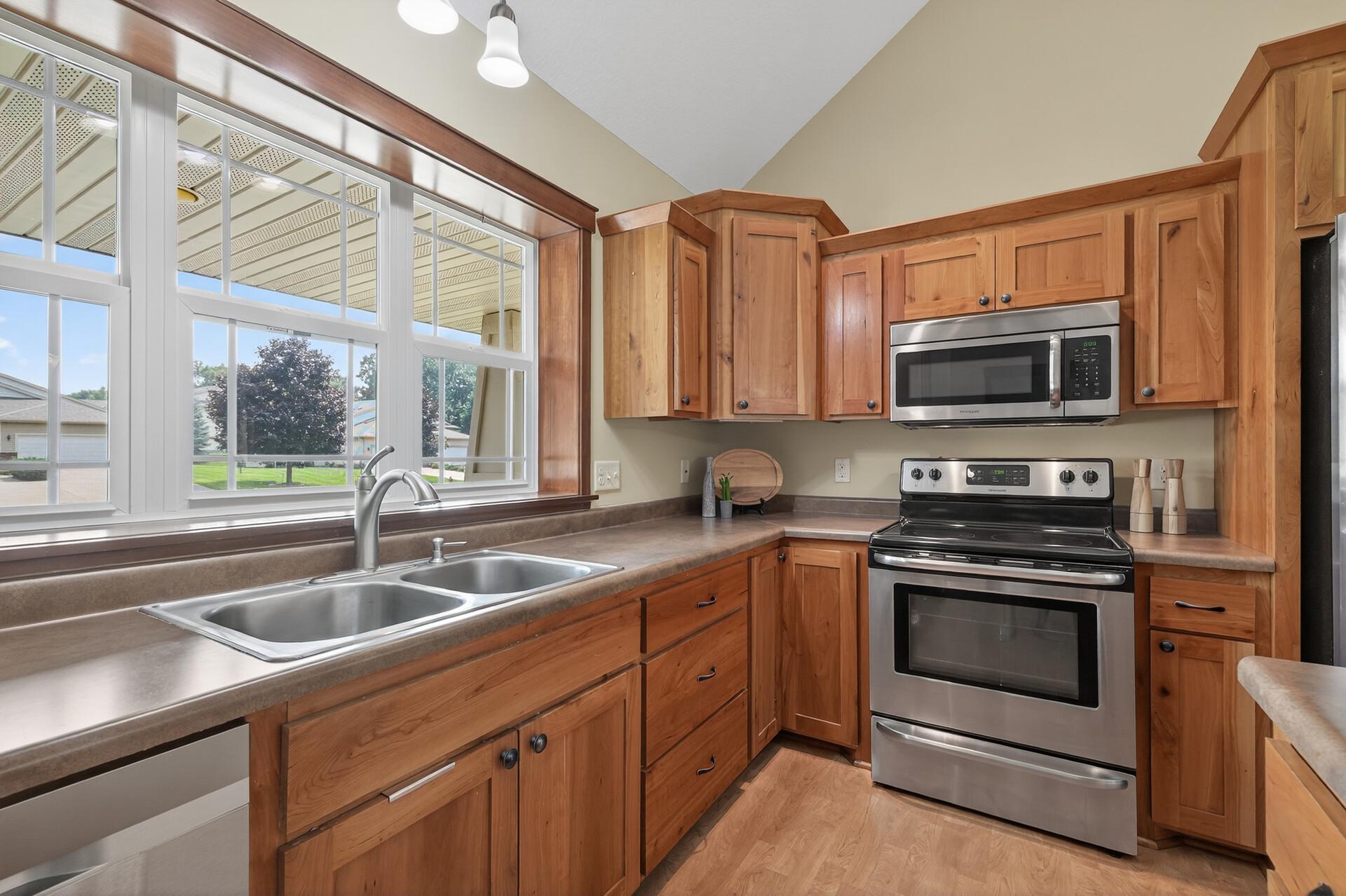 35 E Pullman Avenue
