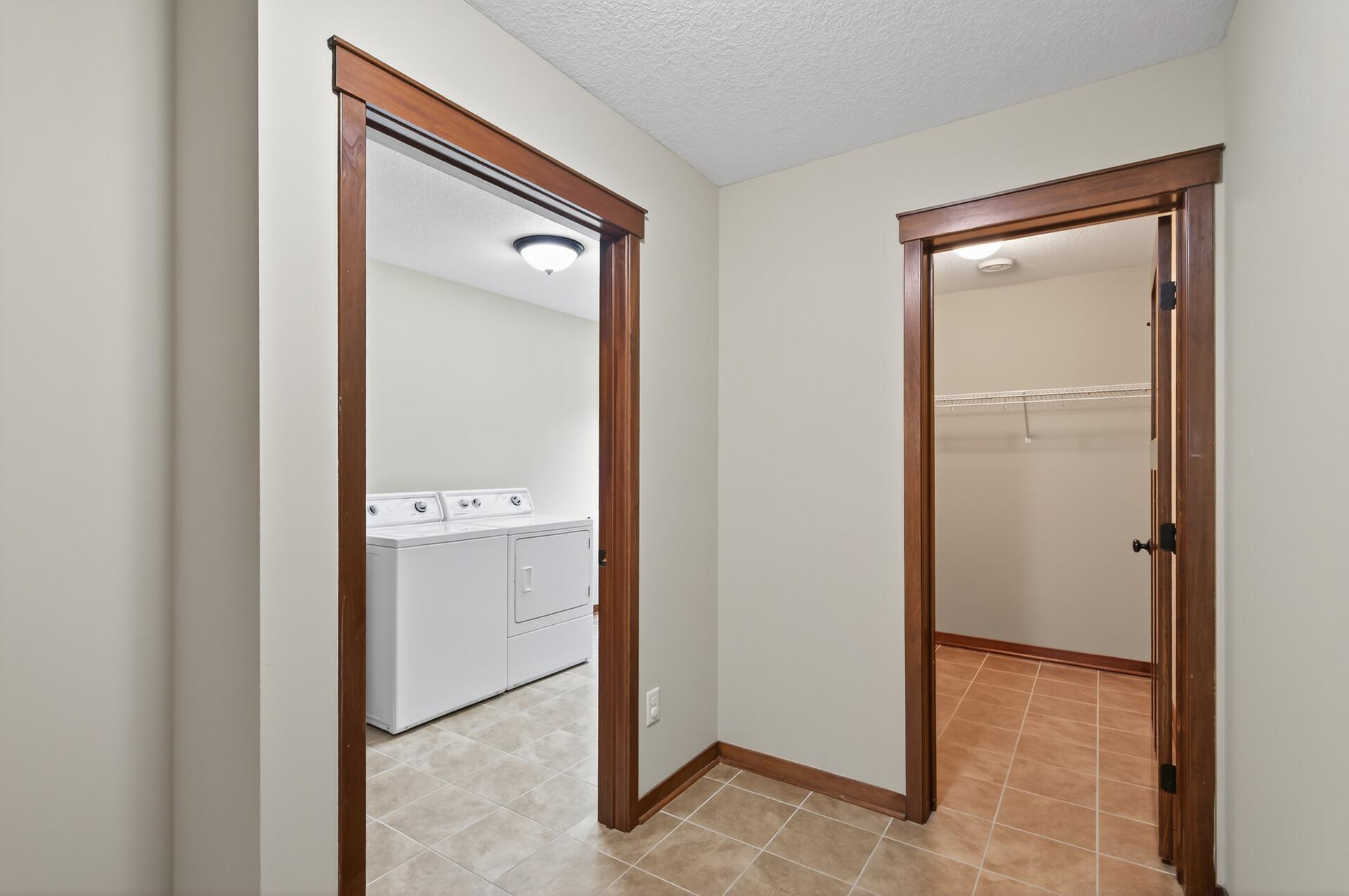 35 E Pullman Avenue