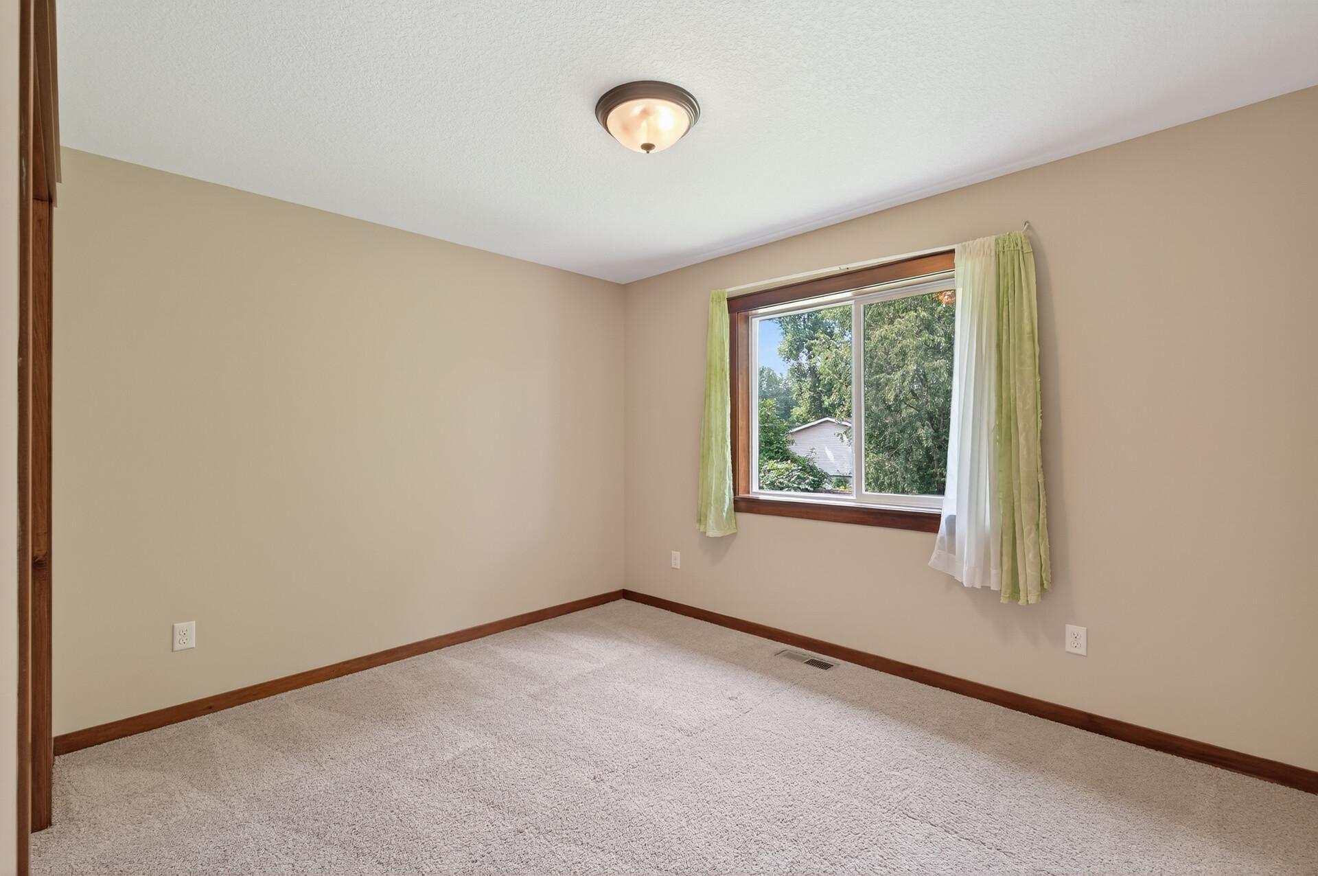 35 E Pullman Avenue
