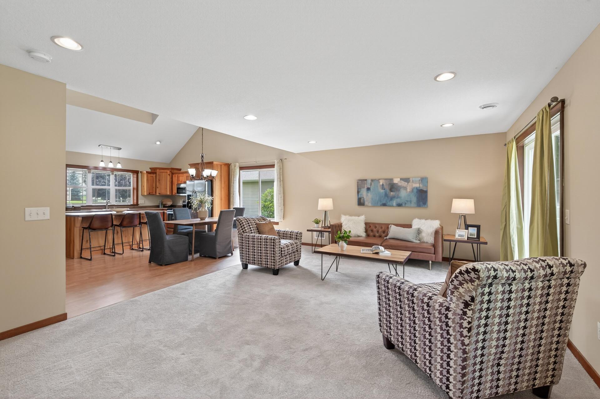 35 E Pullman Avenue