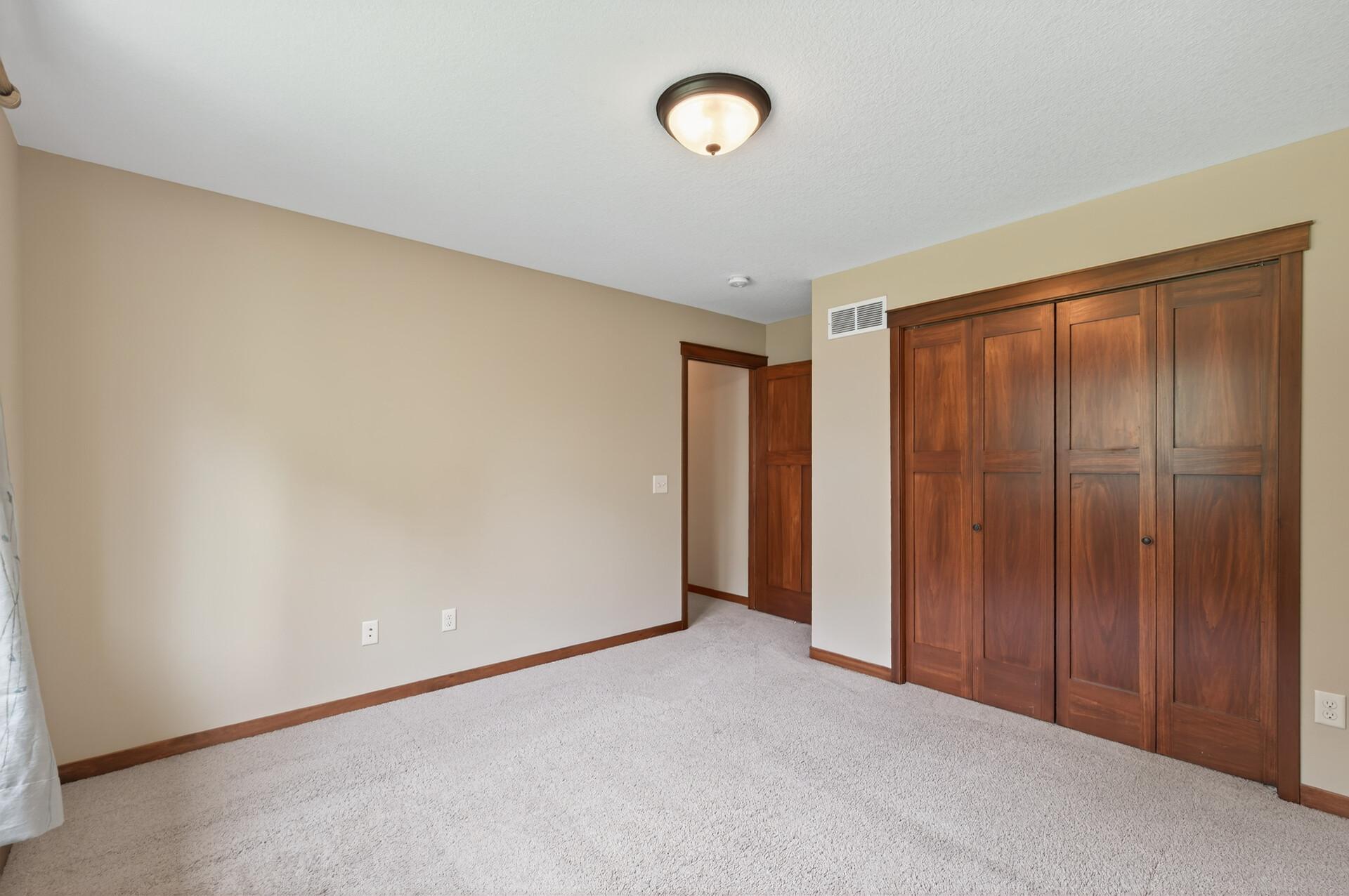 35 E Pullman Avenue