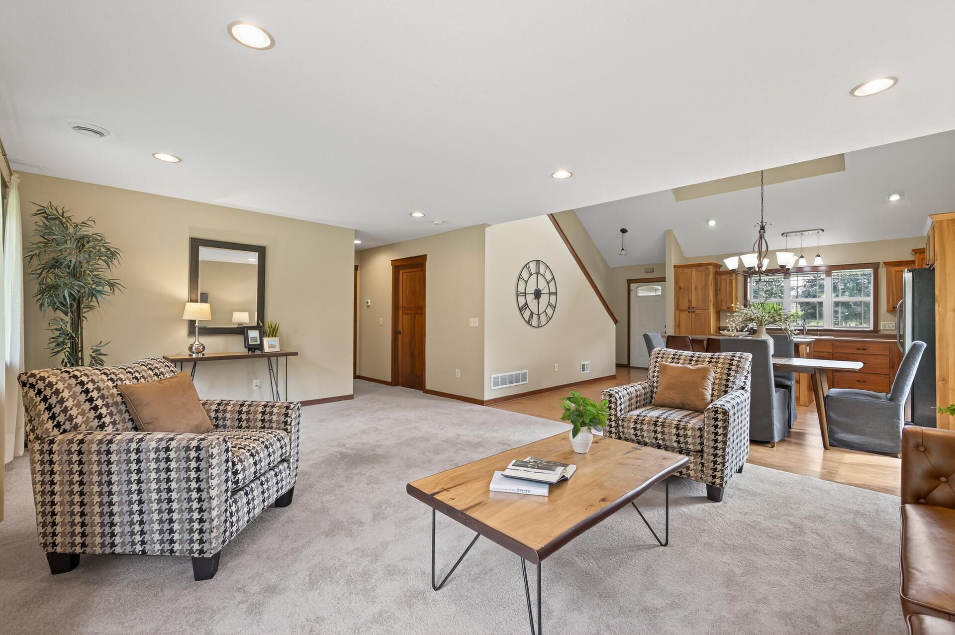 35 E Pullman Avenue