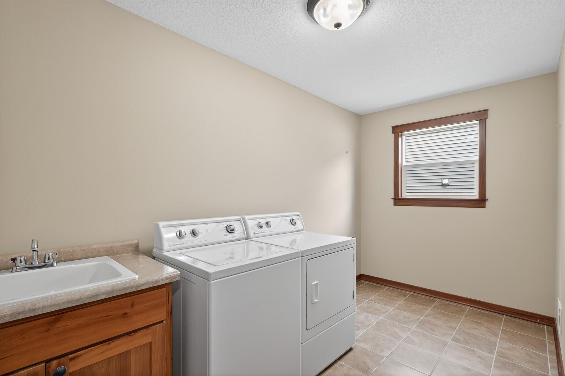 35 E Pullman Avenue