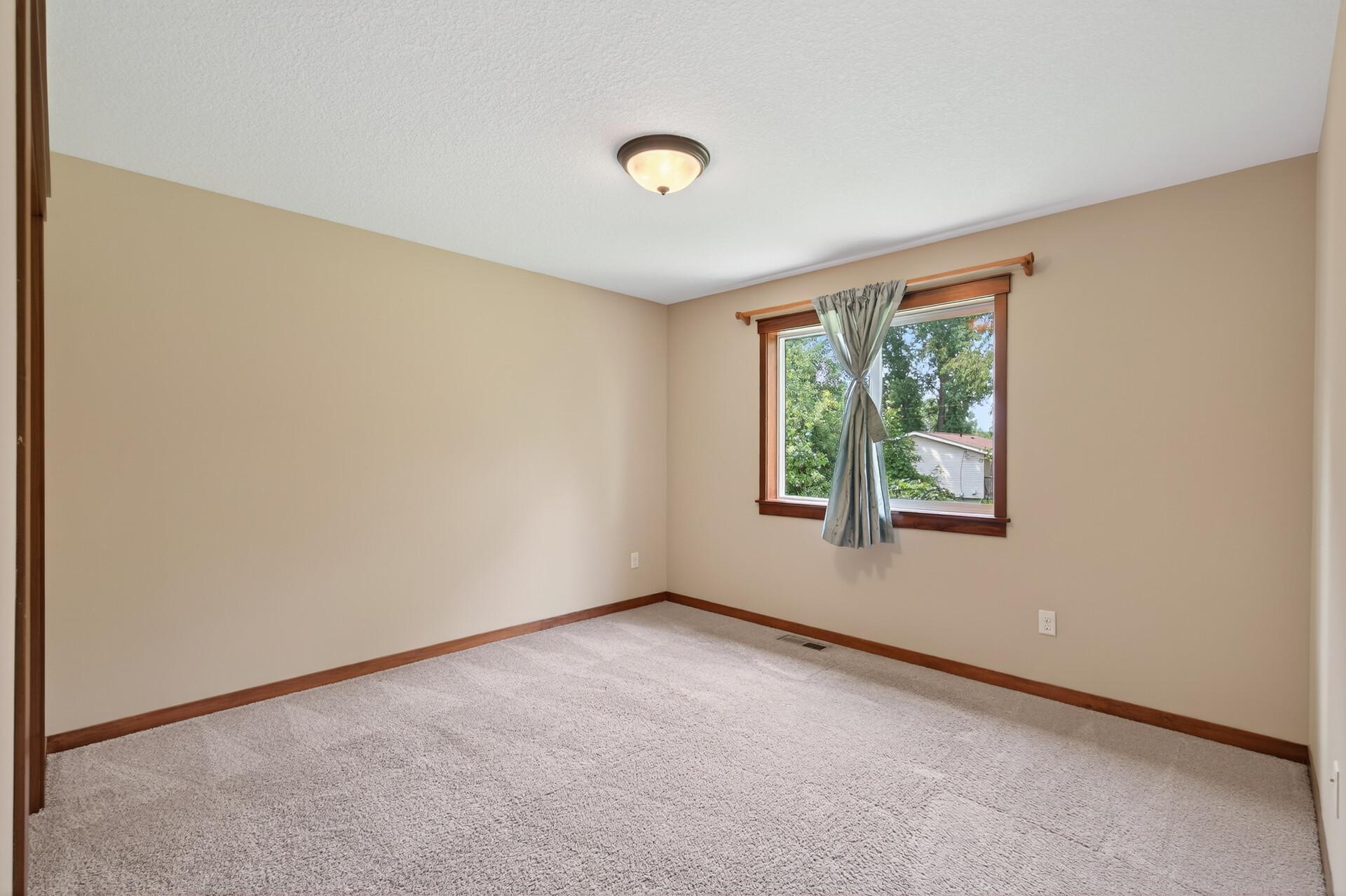 35 E Pullman Avenue