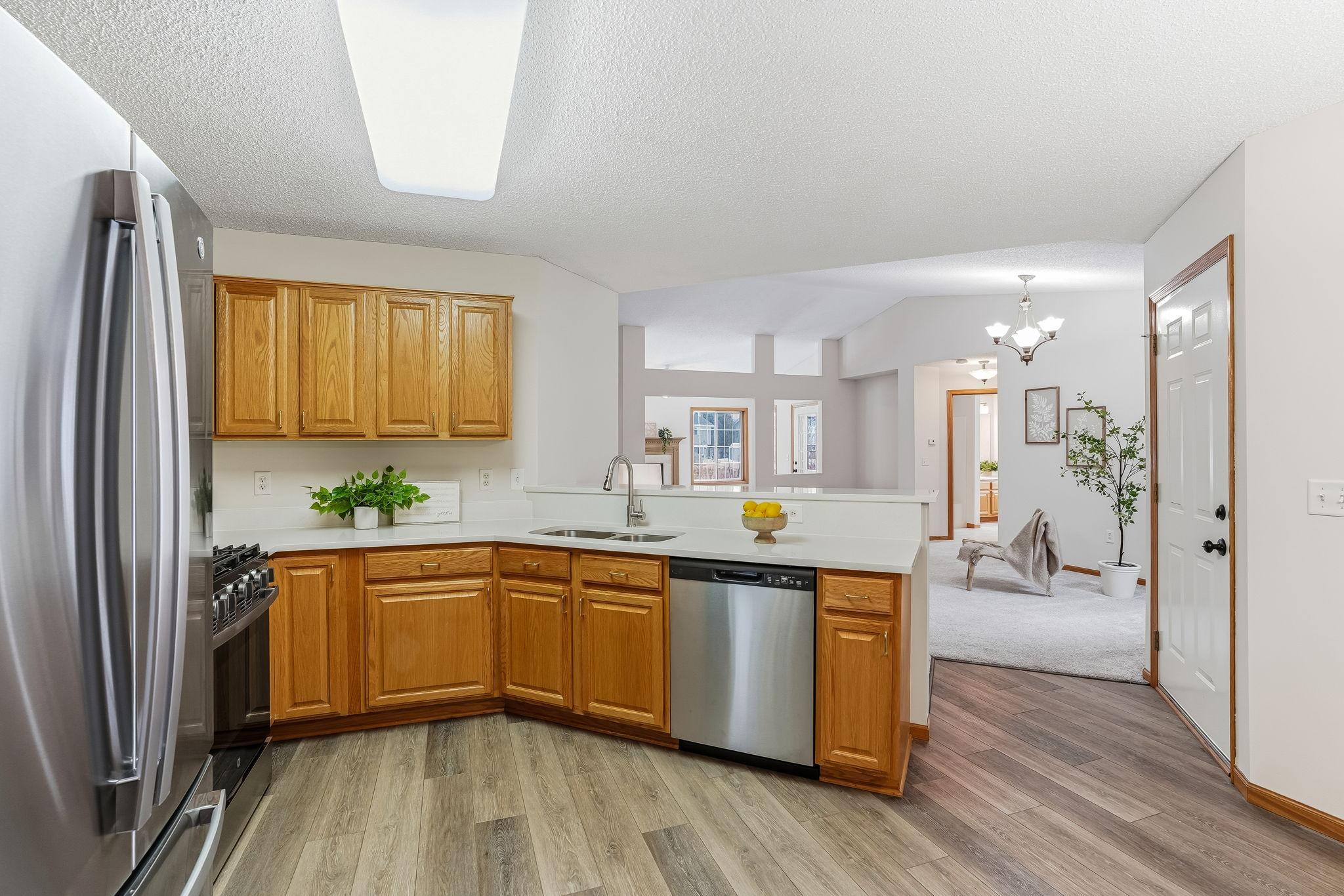 6140 150th Street N