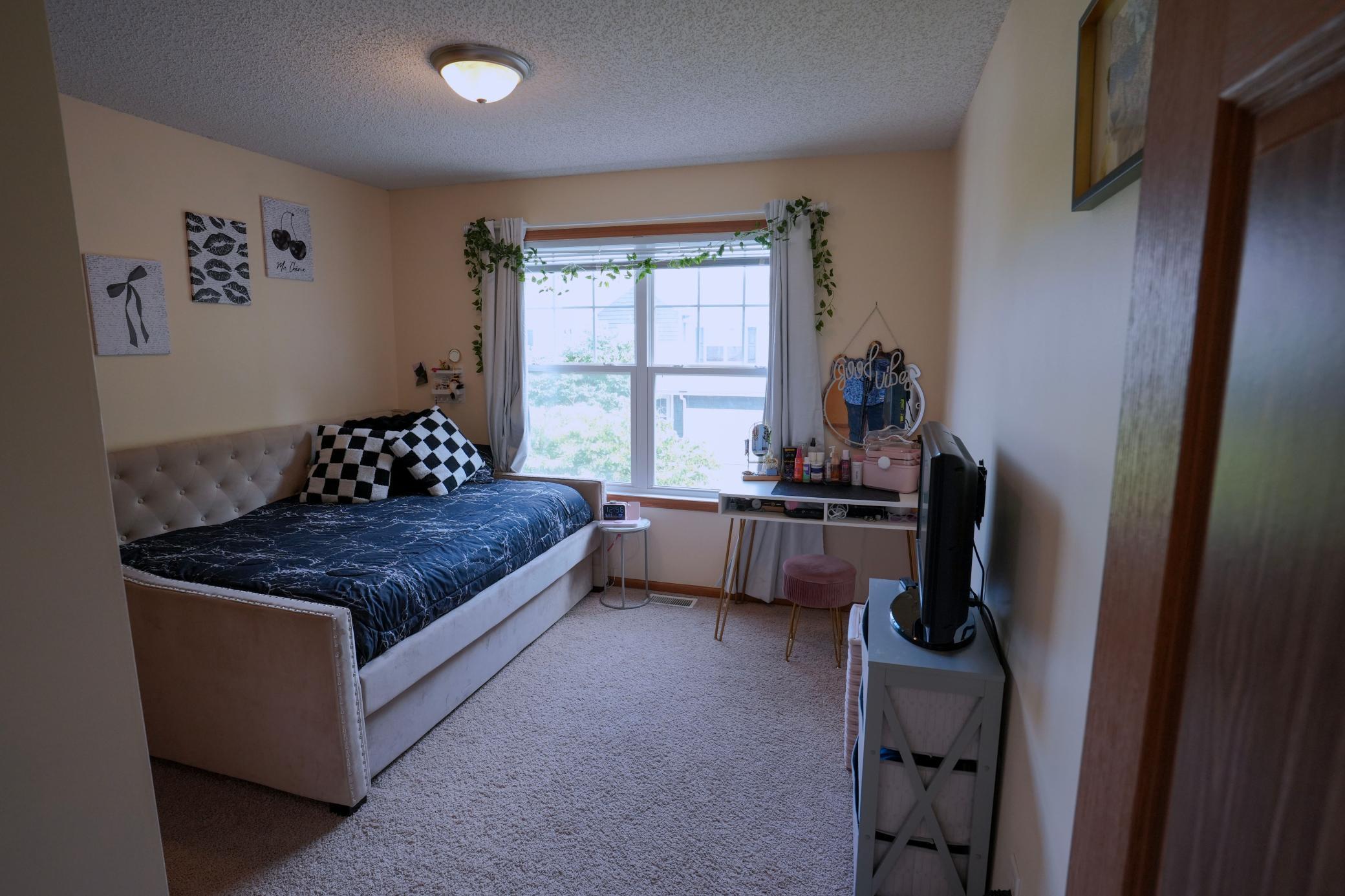 1919 Sierra Drive Unit: 1401