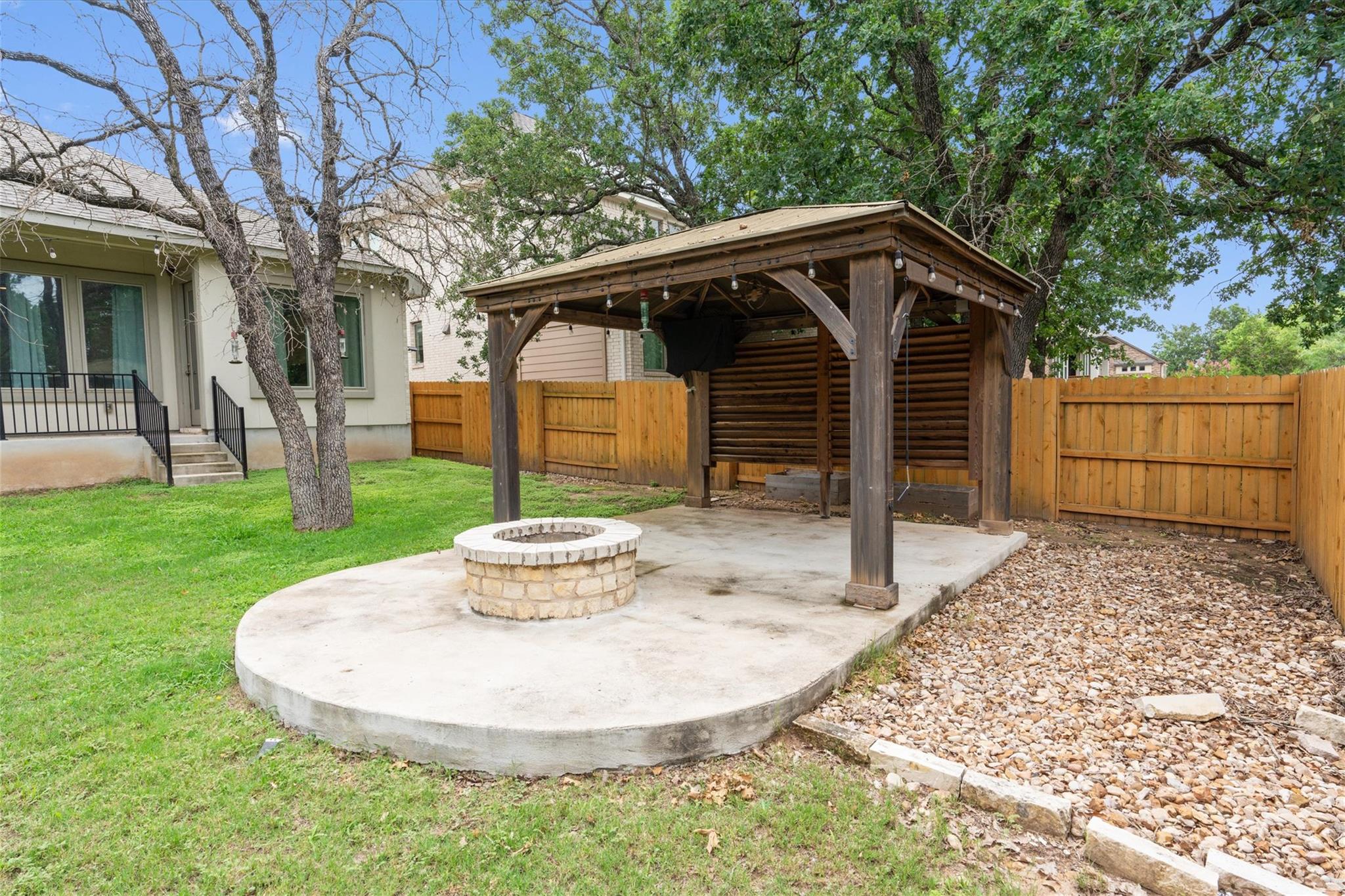 941 Del Raphael DR