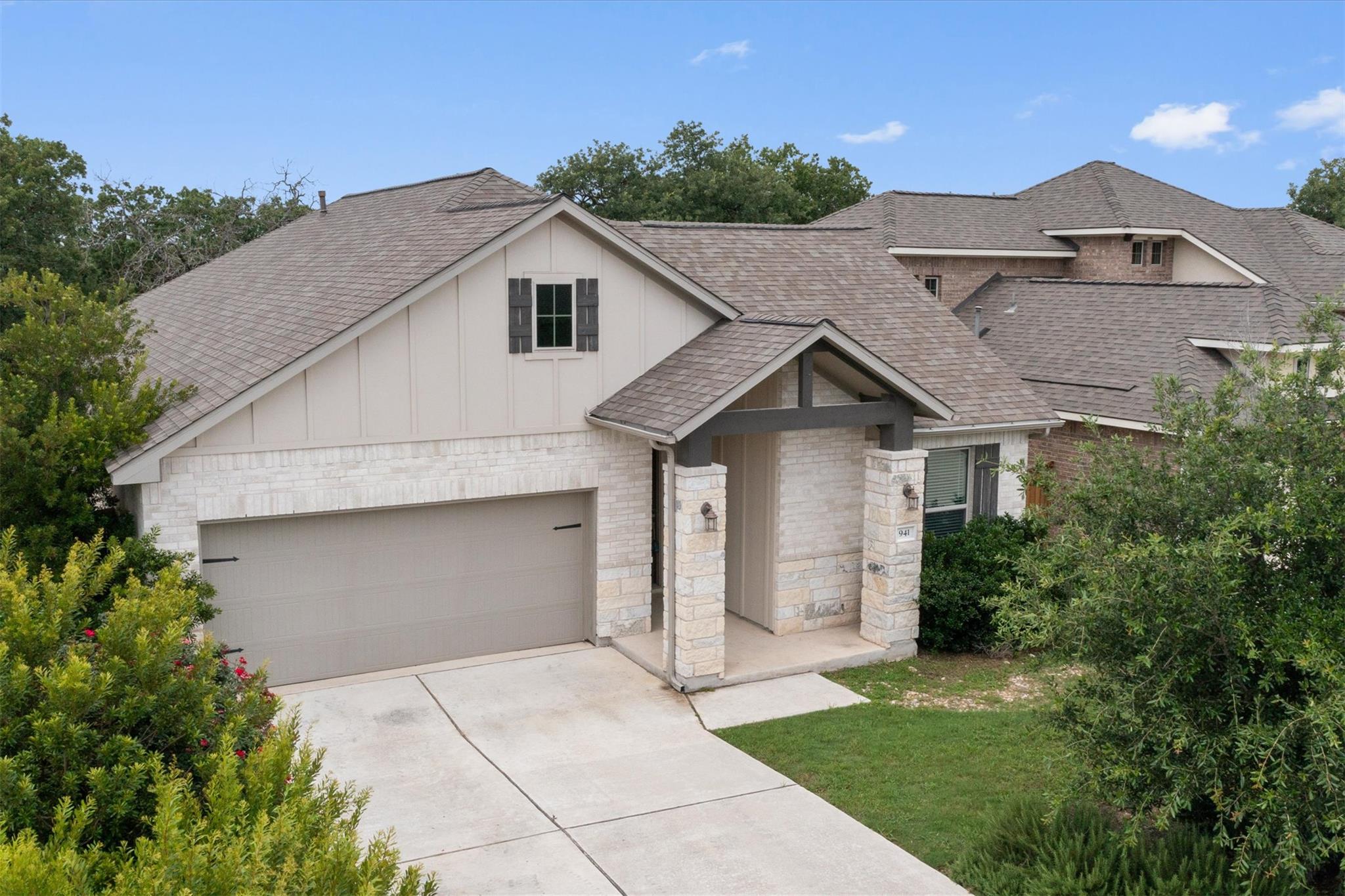 941 Del Raphael DR