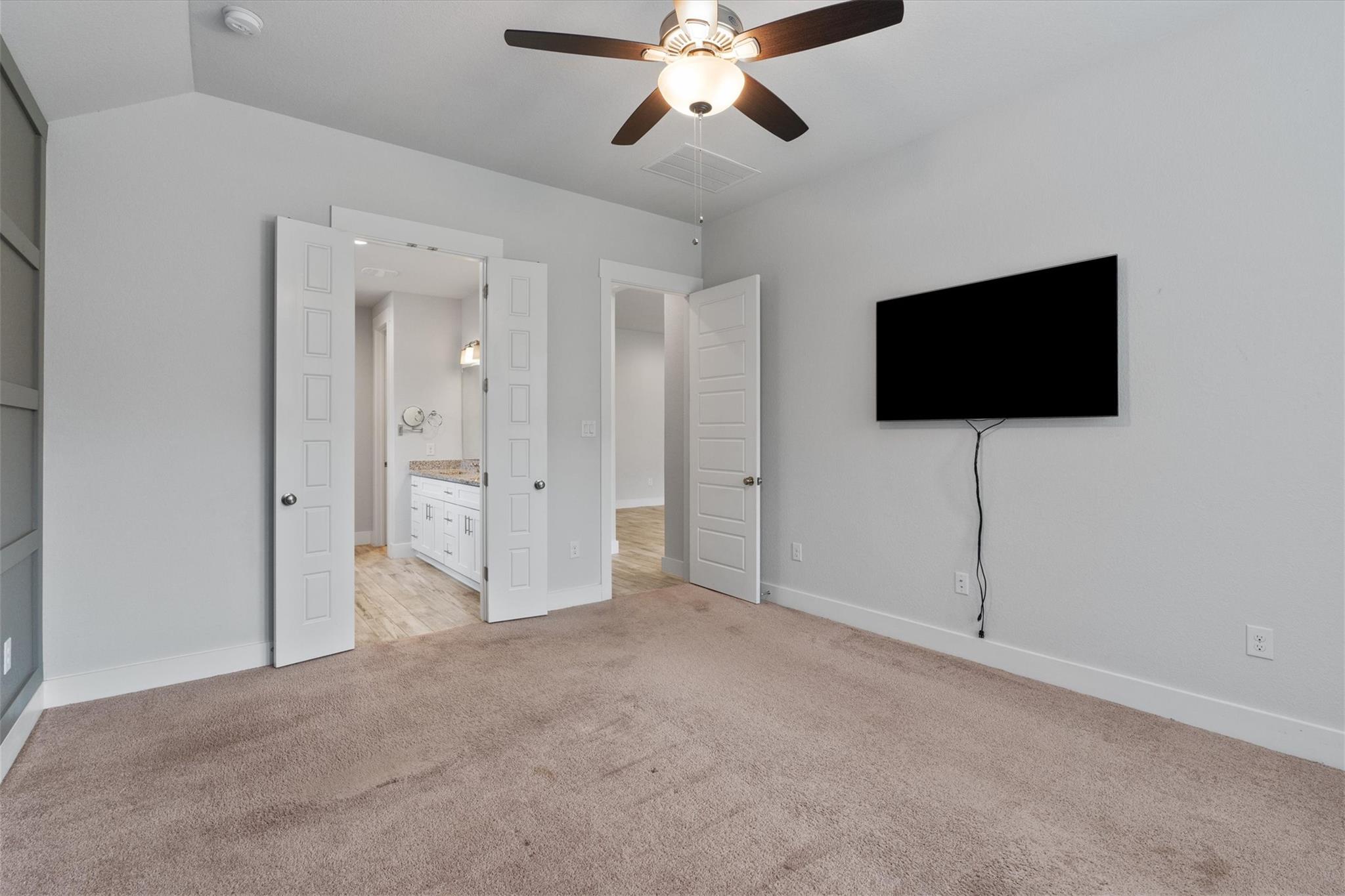 941 Del Raphael DR