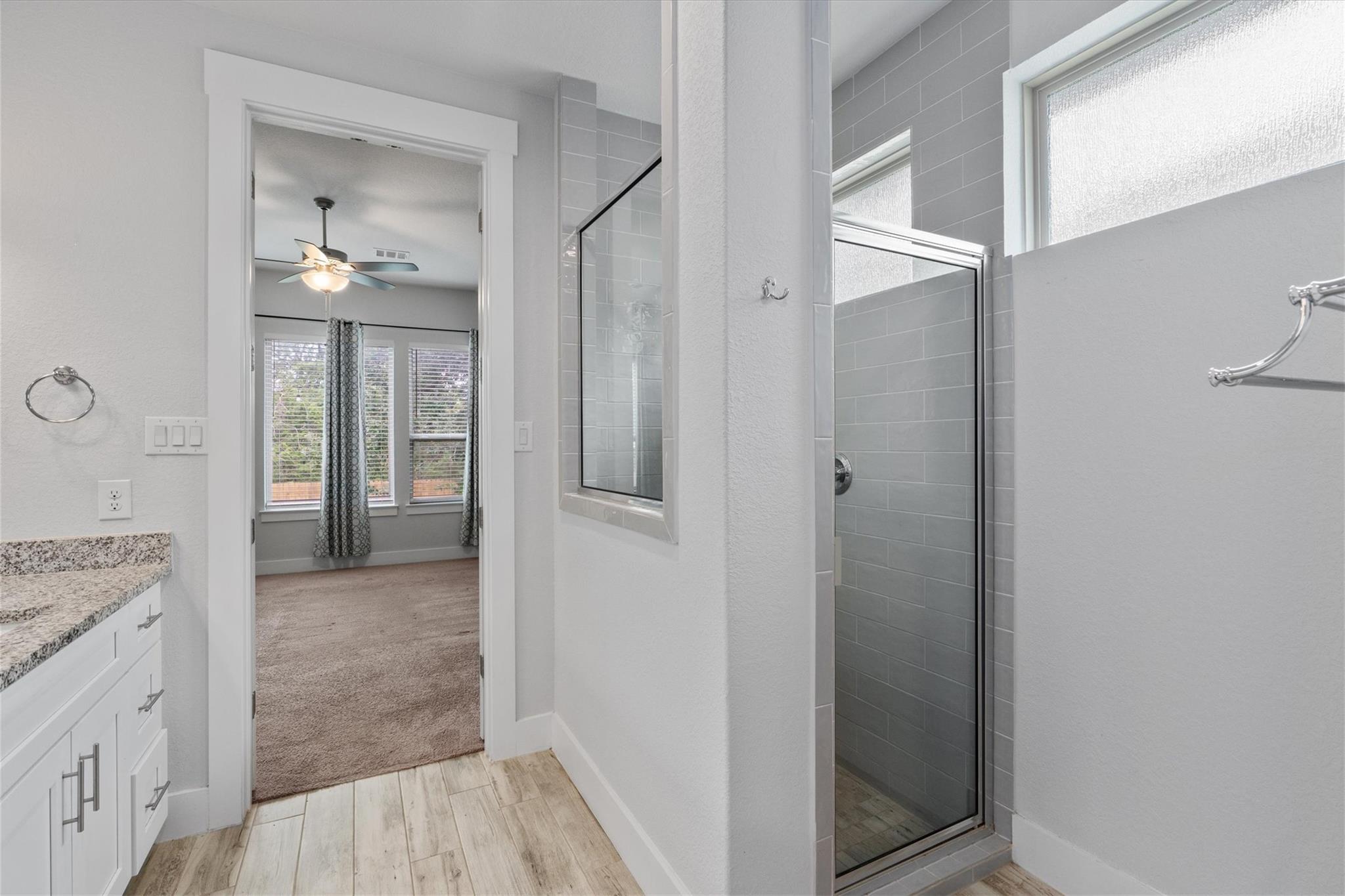 941 Del Raphael DR