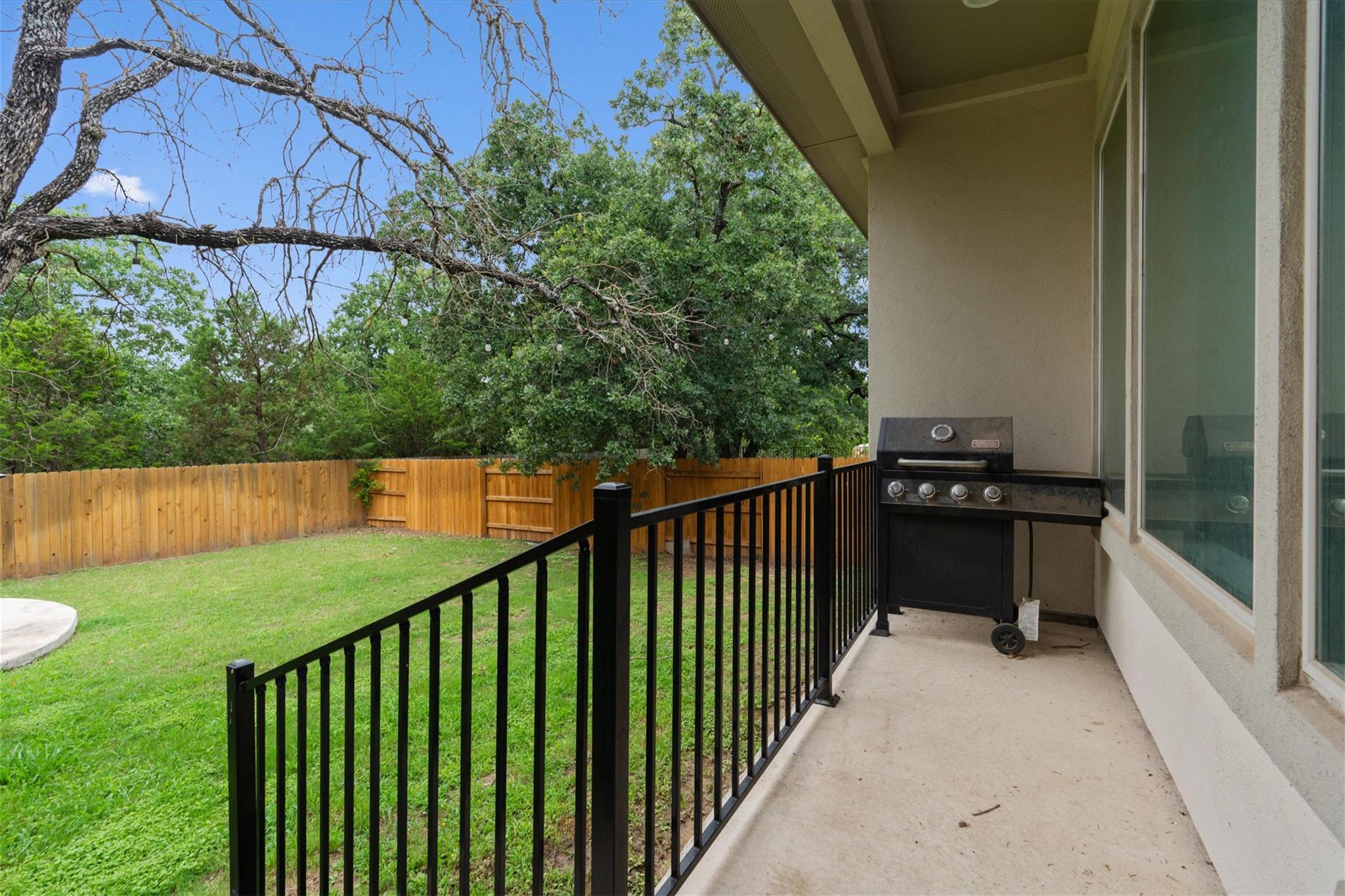941 Del Raphael DR
