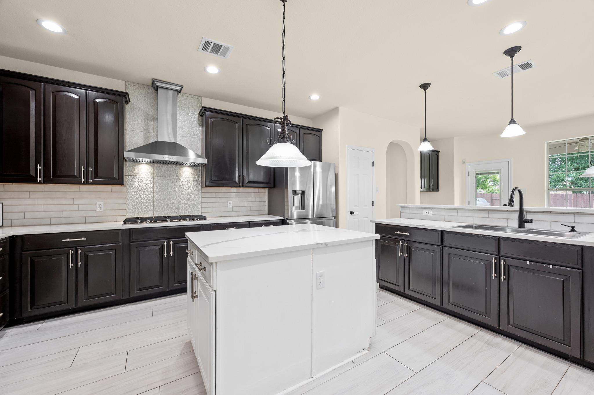 3030 Covington PL