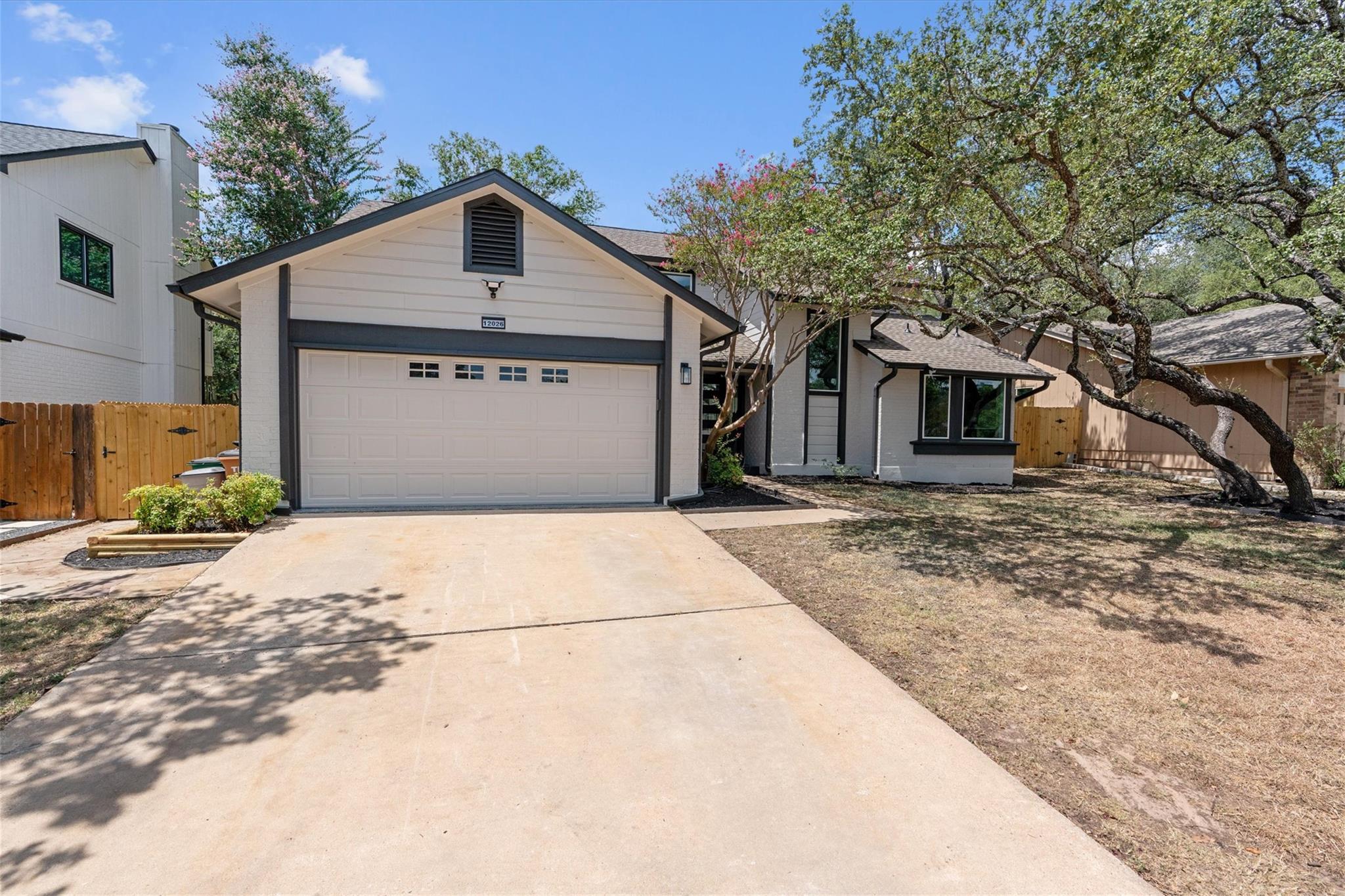 12026 Lincolnshire DR