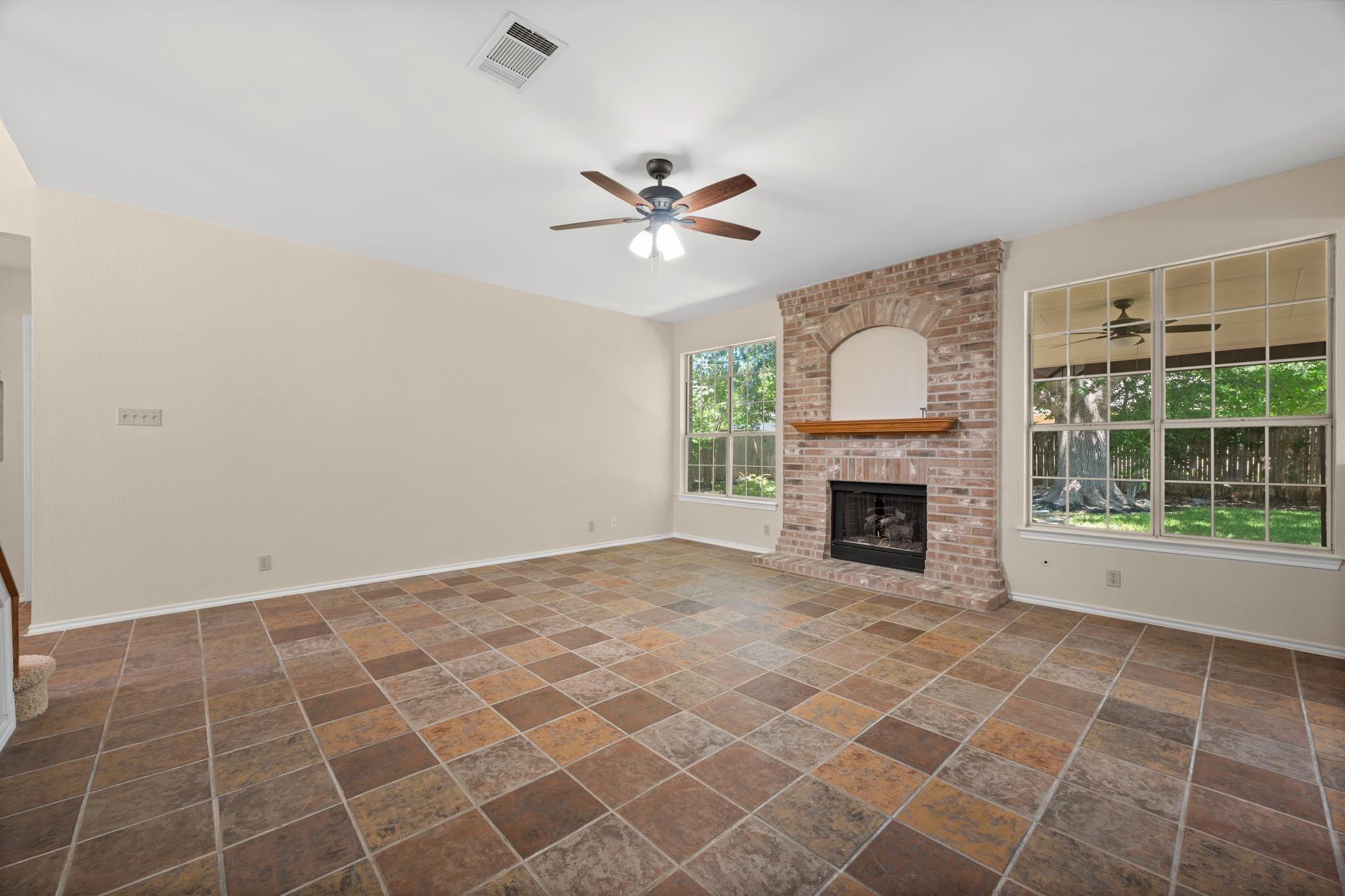 1304 Meadow Lark DR