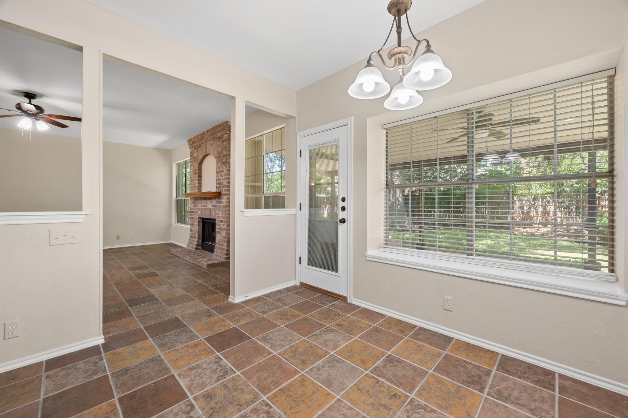 1304 Meadow Lark DR