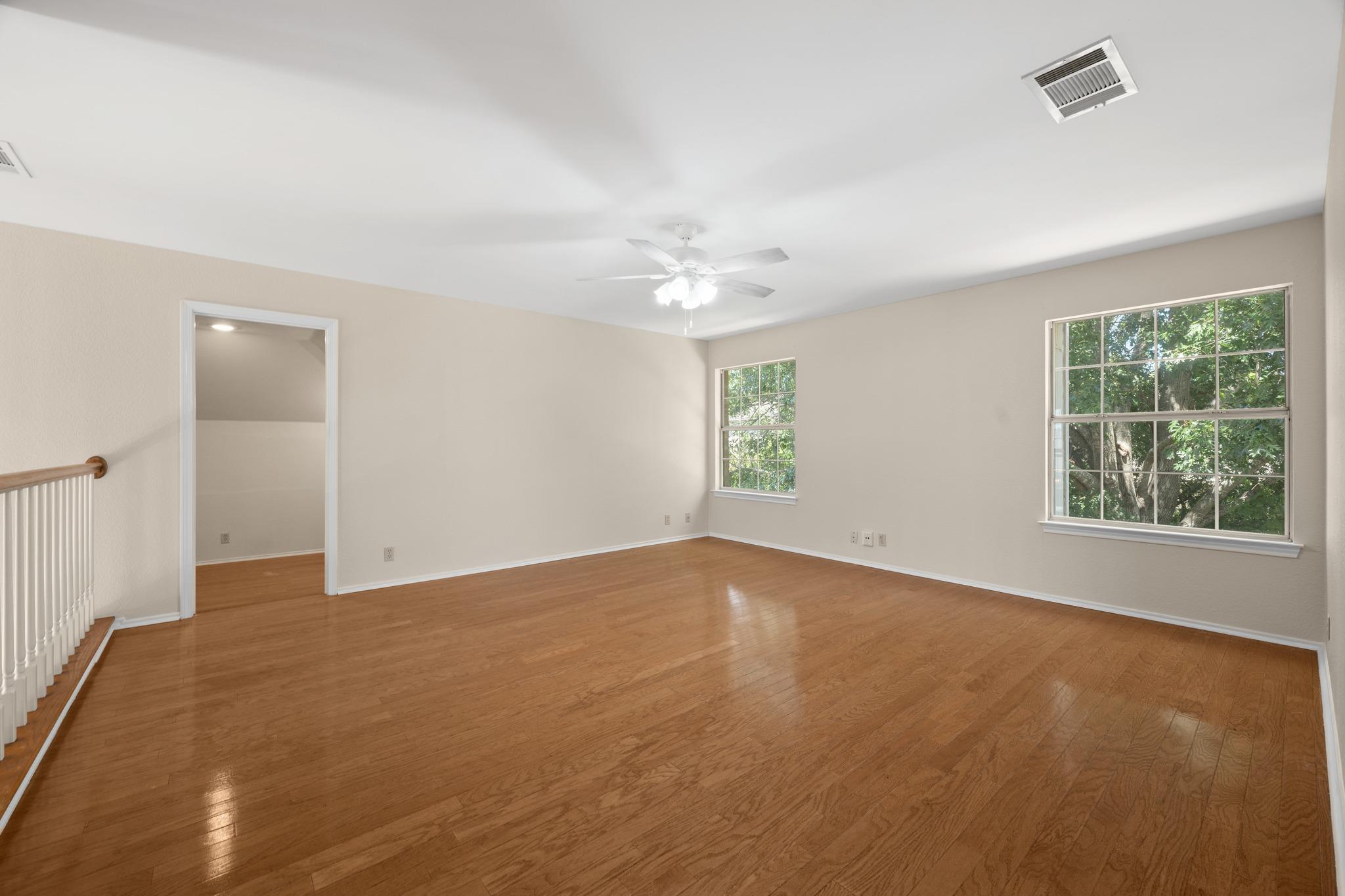 1304 Meadow Lark DR