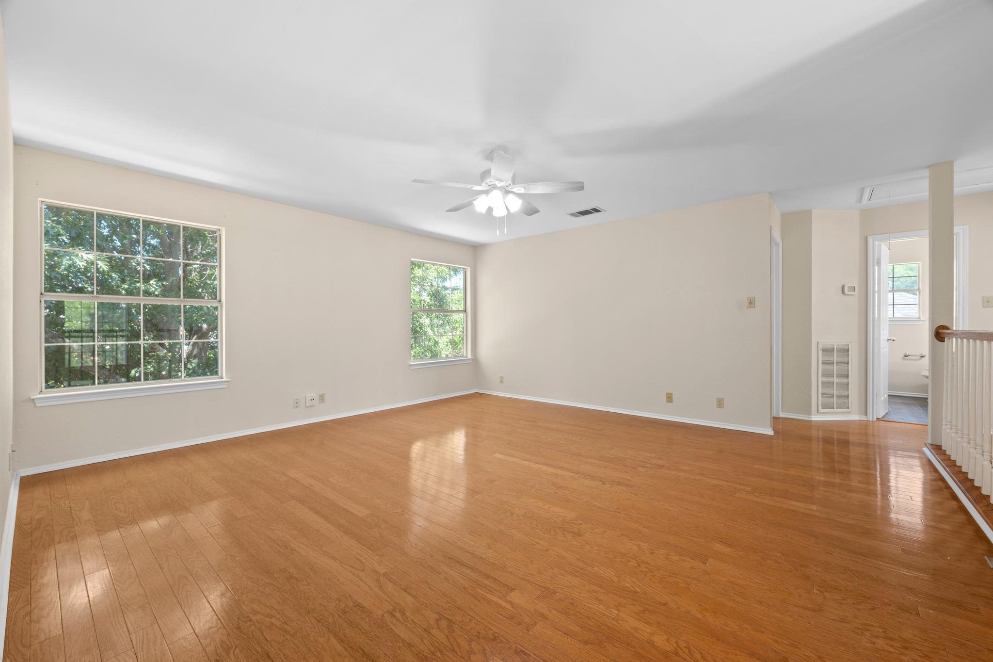 1304 Meadow Lark DR