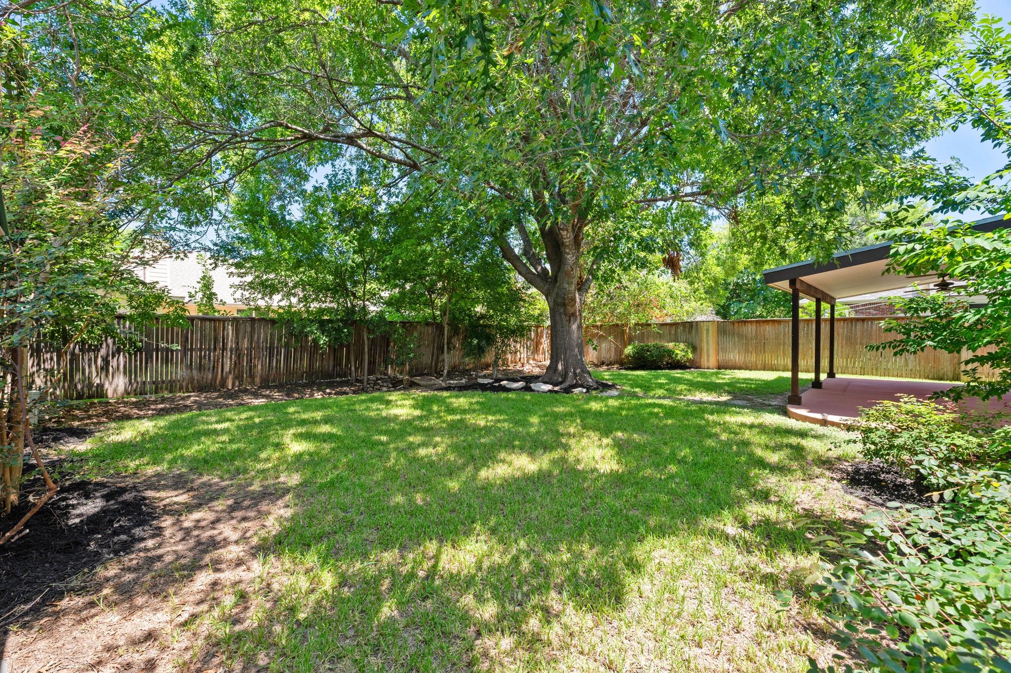 1304 Meadow Lark DR