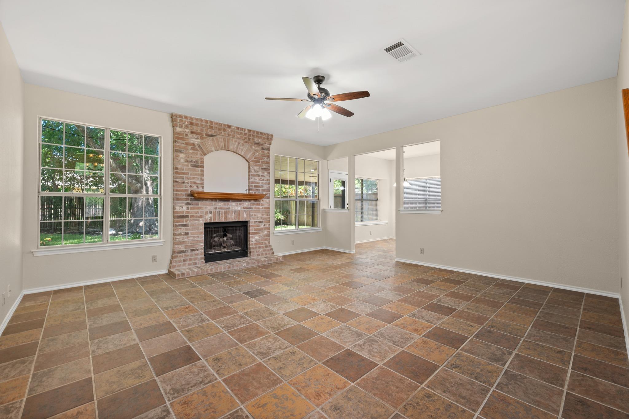 1304 Meadow Lark DR