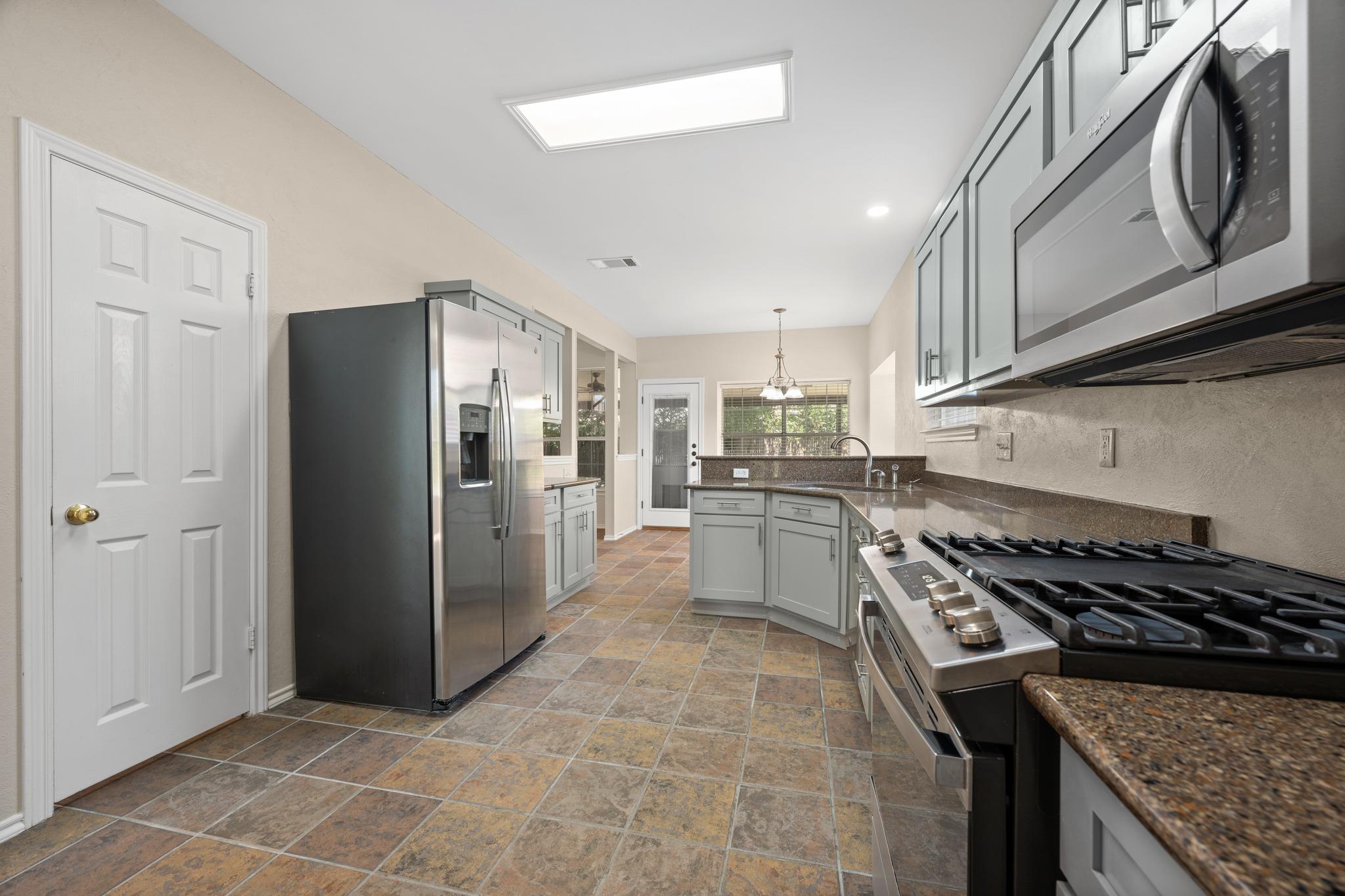 1304 Meadow Lark DR