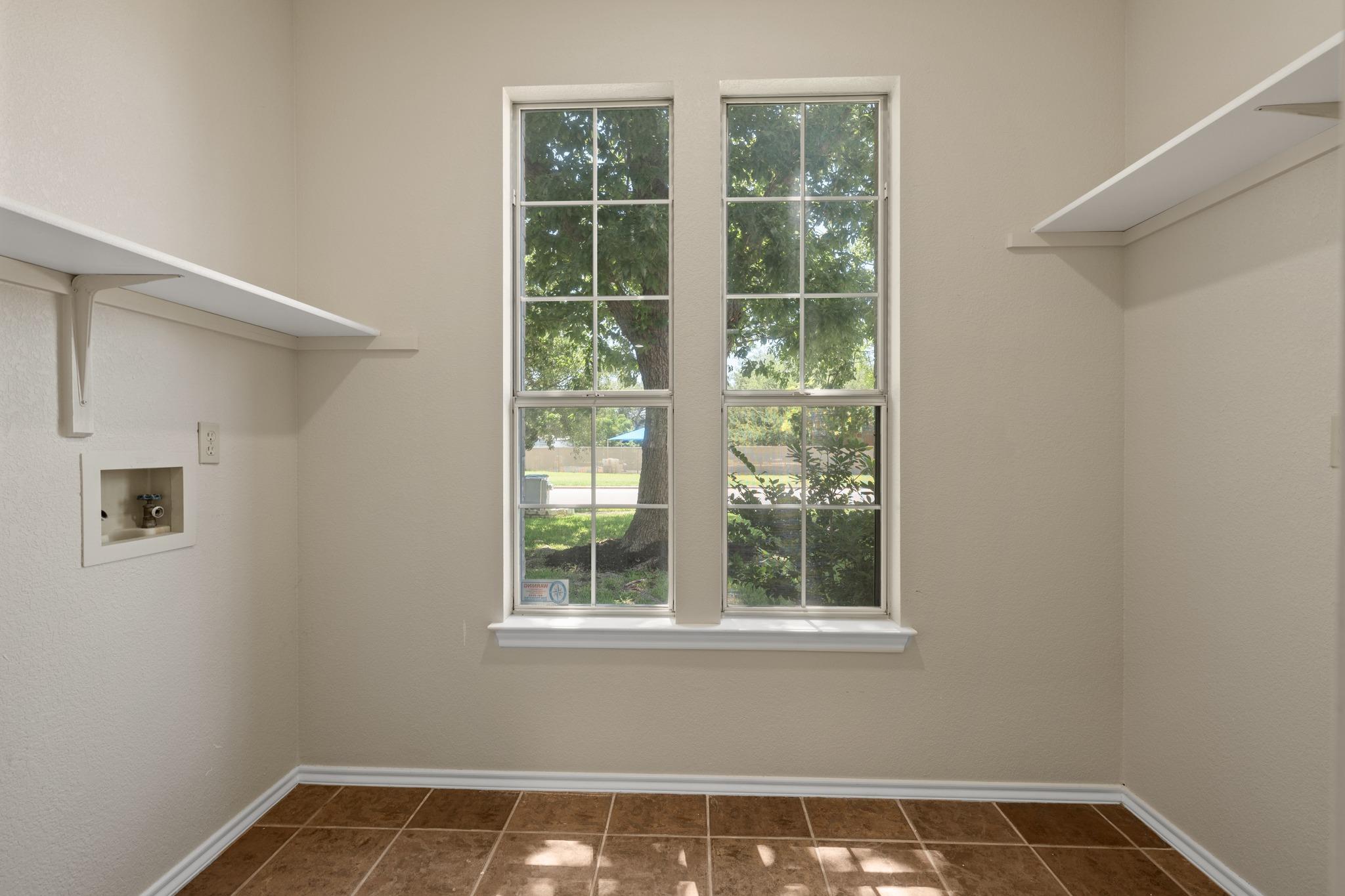1304 Meadow Lark DR