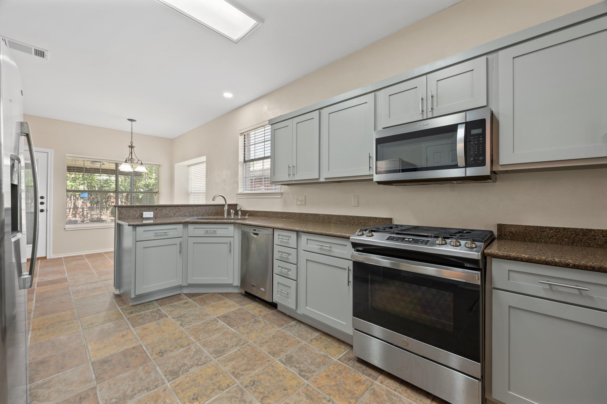 1304 Meadow Lark DR