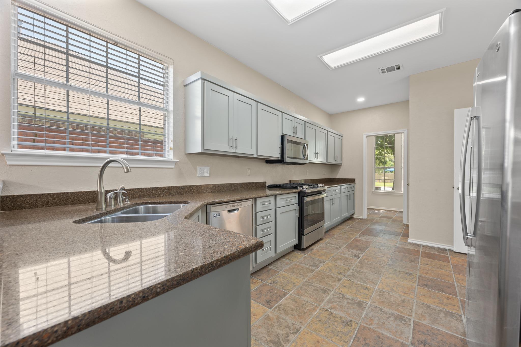 1304 Meadow Lark DR