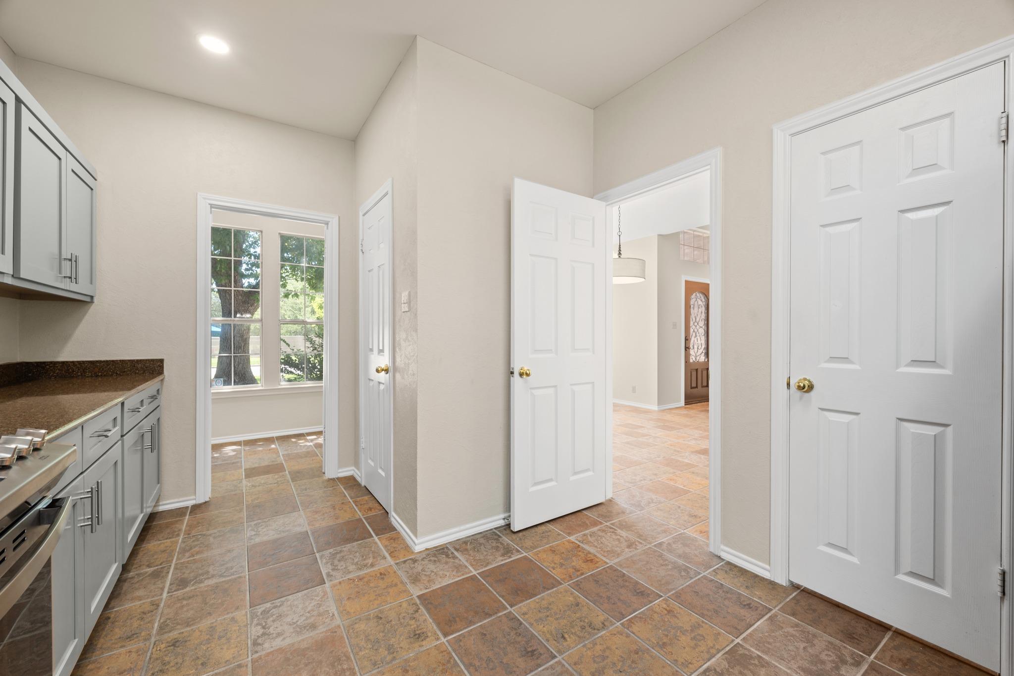 1304 Meadow Lark DR