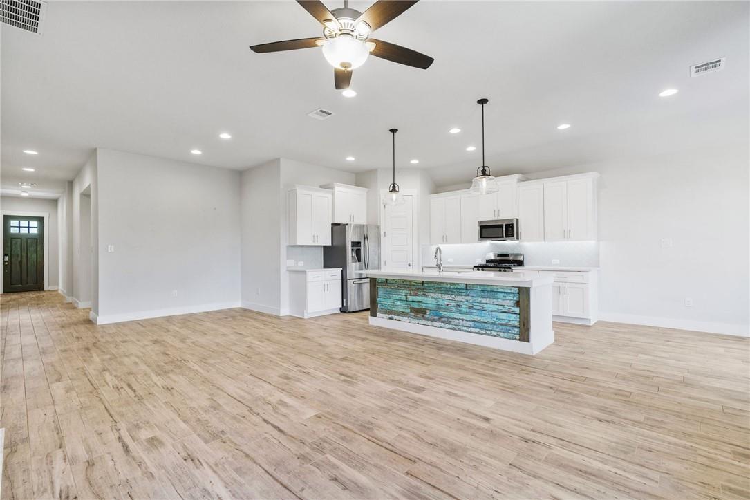 941 Del Raphael DR