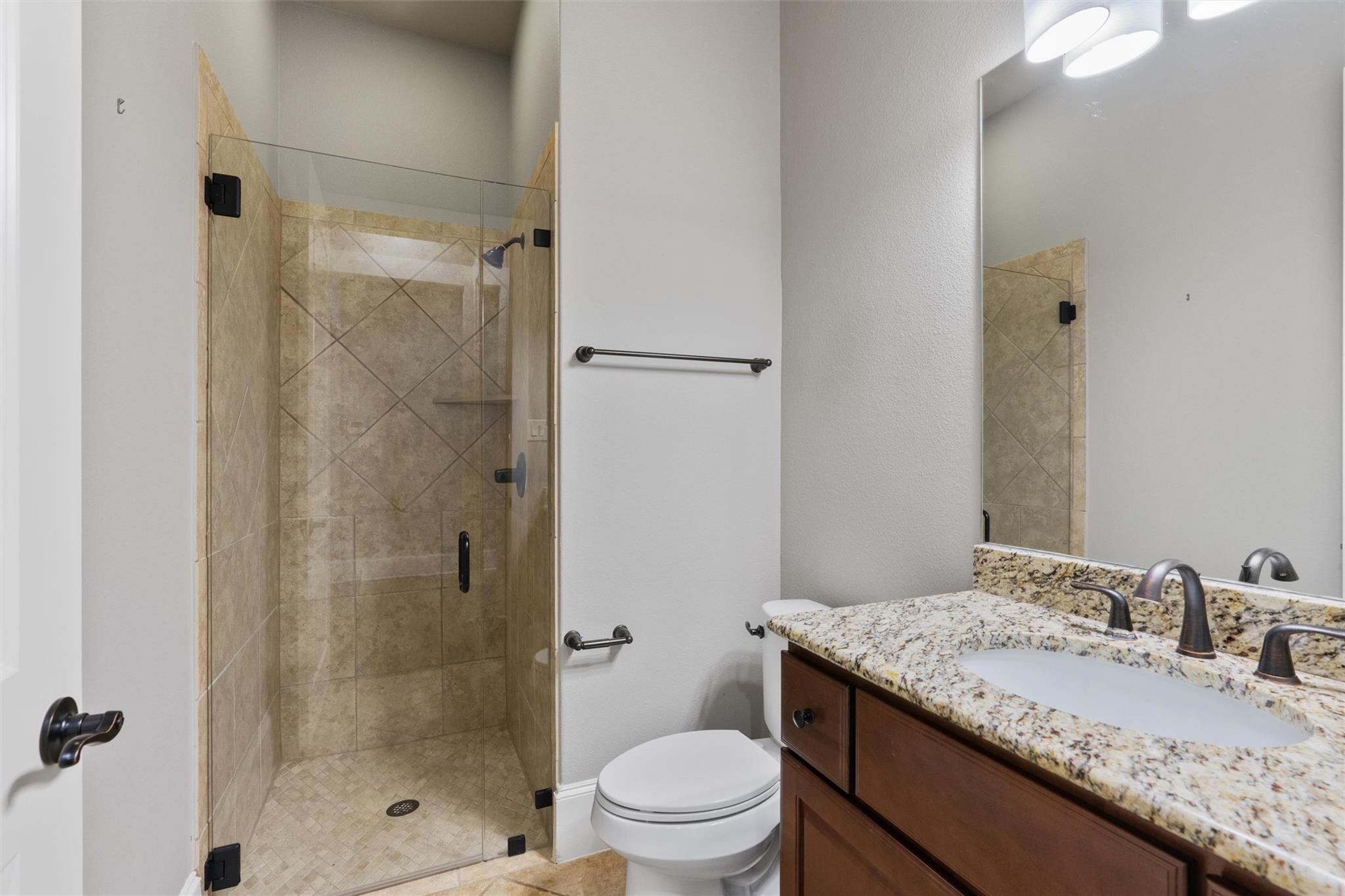 8417 Etienne CV