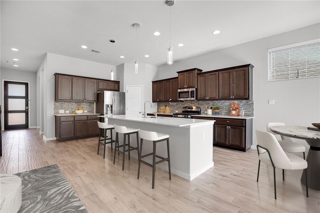 4166 Kingsley Ave