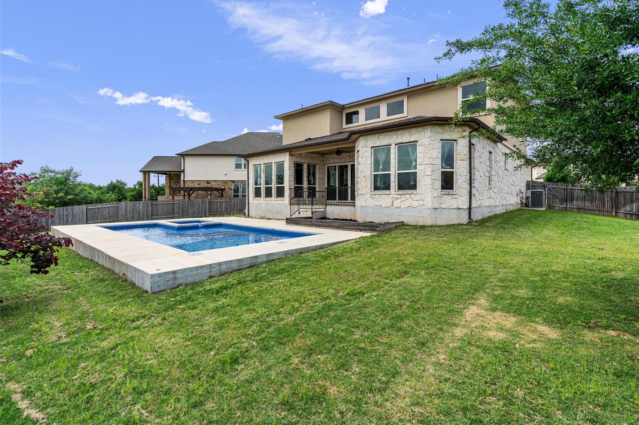 622 Cheyenne LN