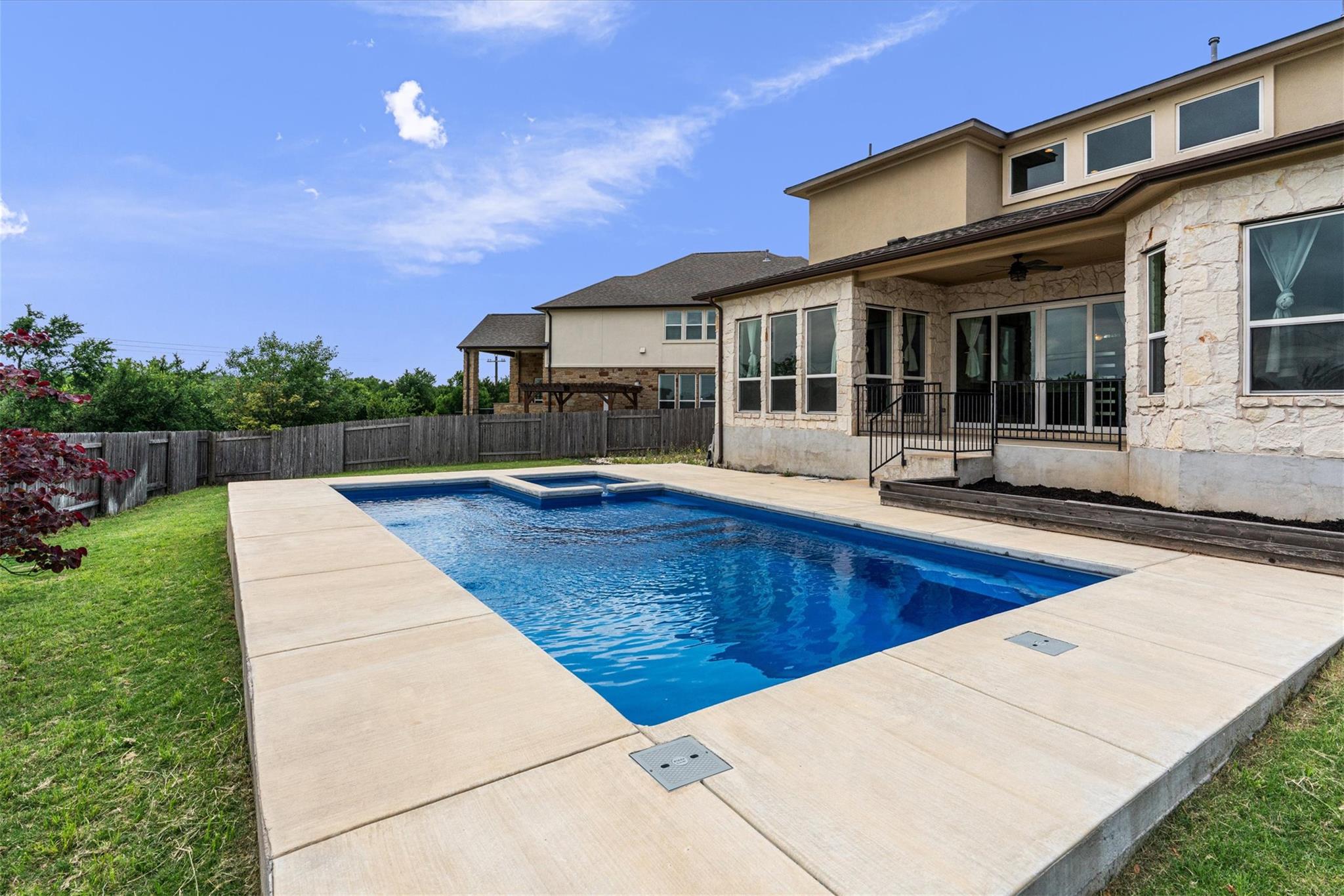622 Cheyenne LN