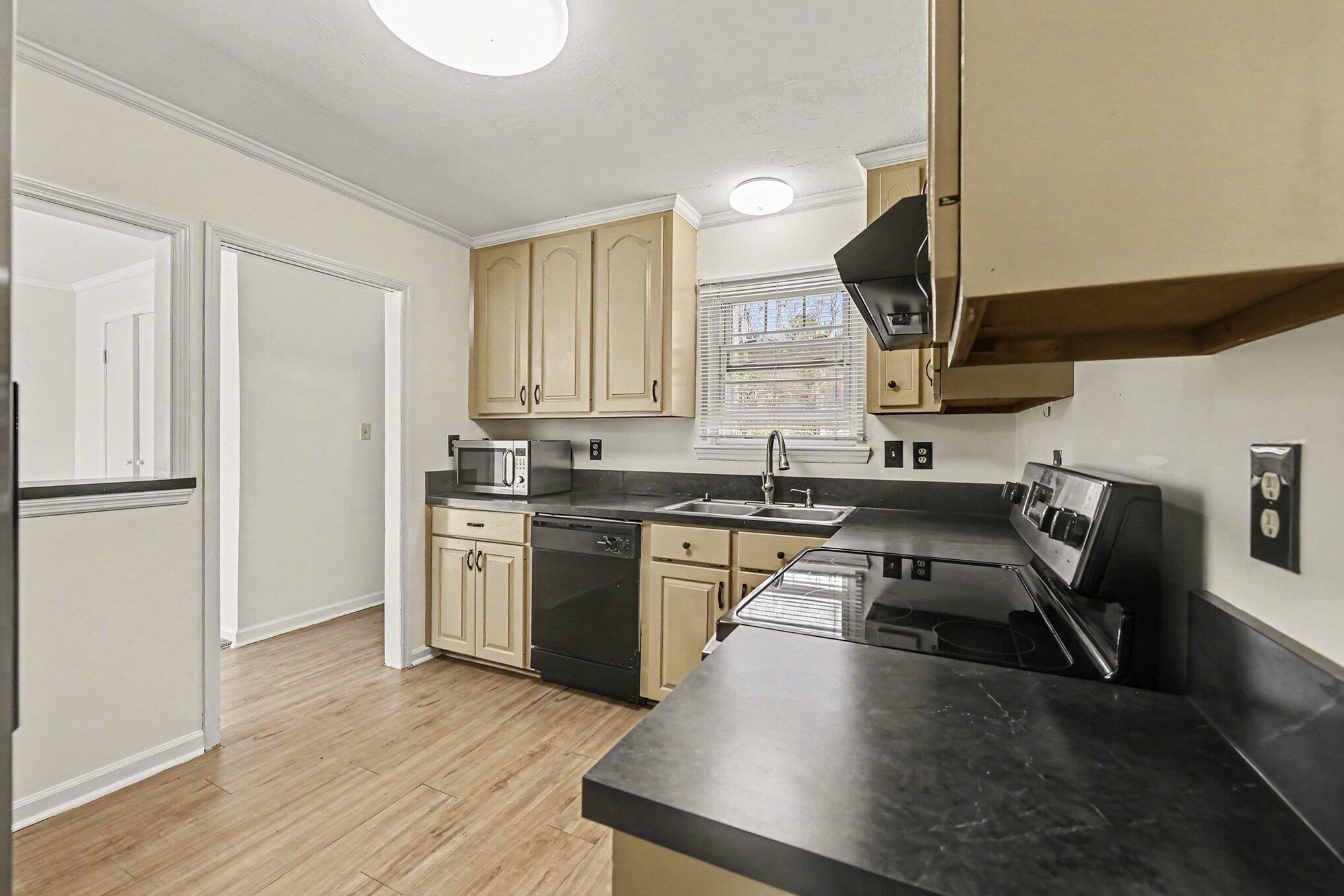 1932 Sunnyvale Avenue