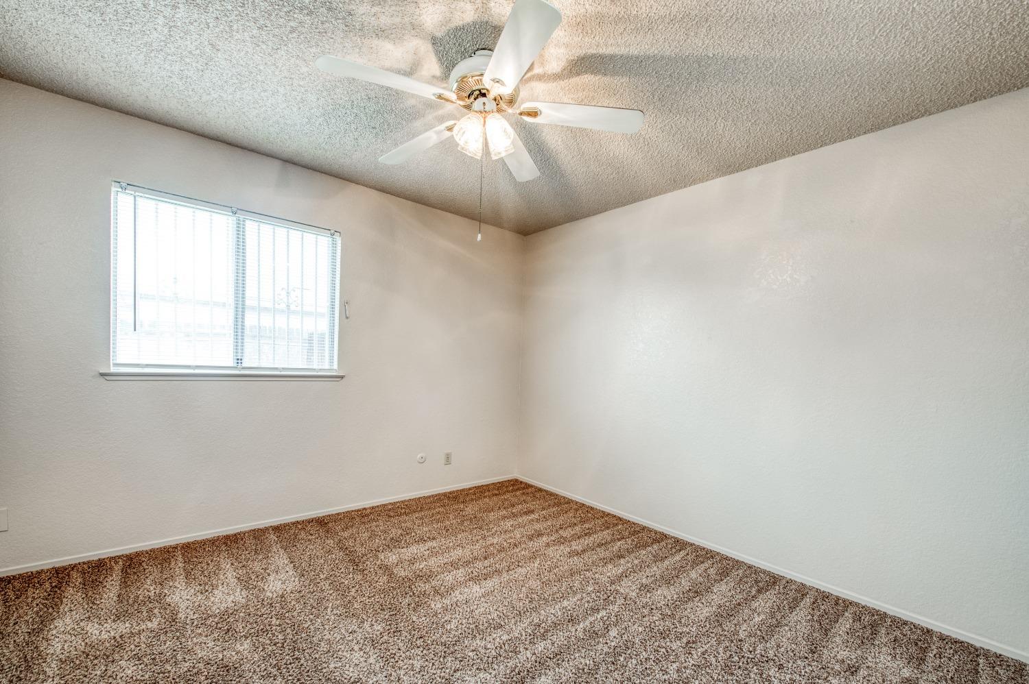 4782 W Ashlan Avenue