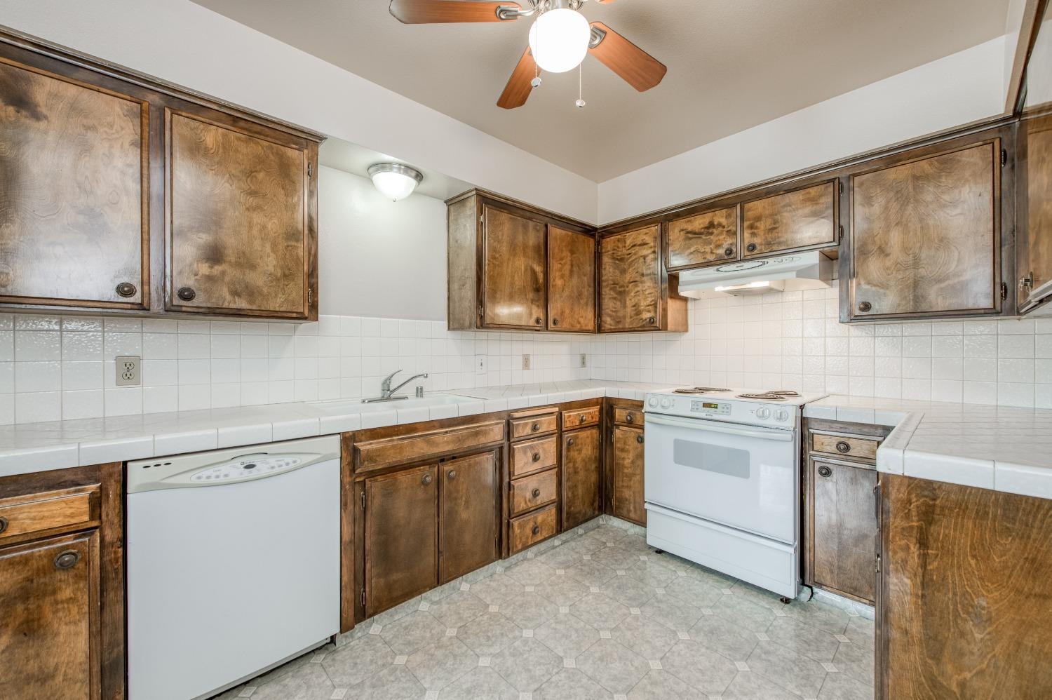 4782 W Ashlan Avenue