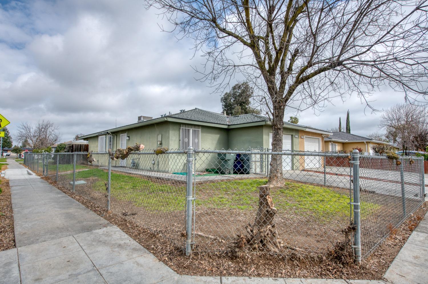 4782 W Ashlan Avenue