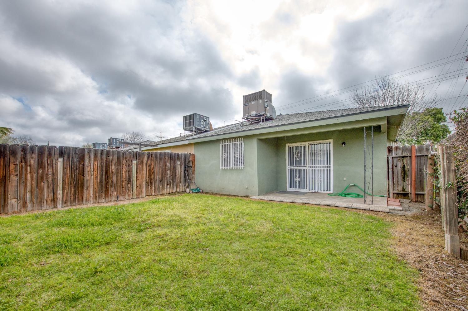 4782 W Ashlan Avenue