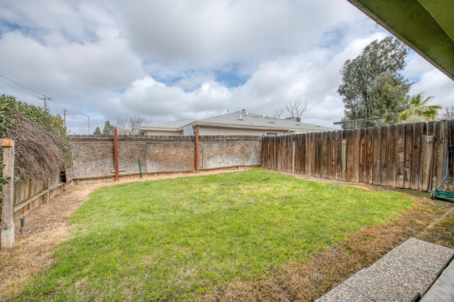 4782 W Ashlan Avenue