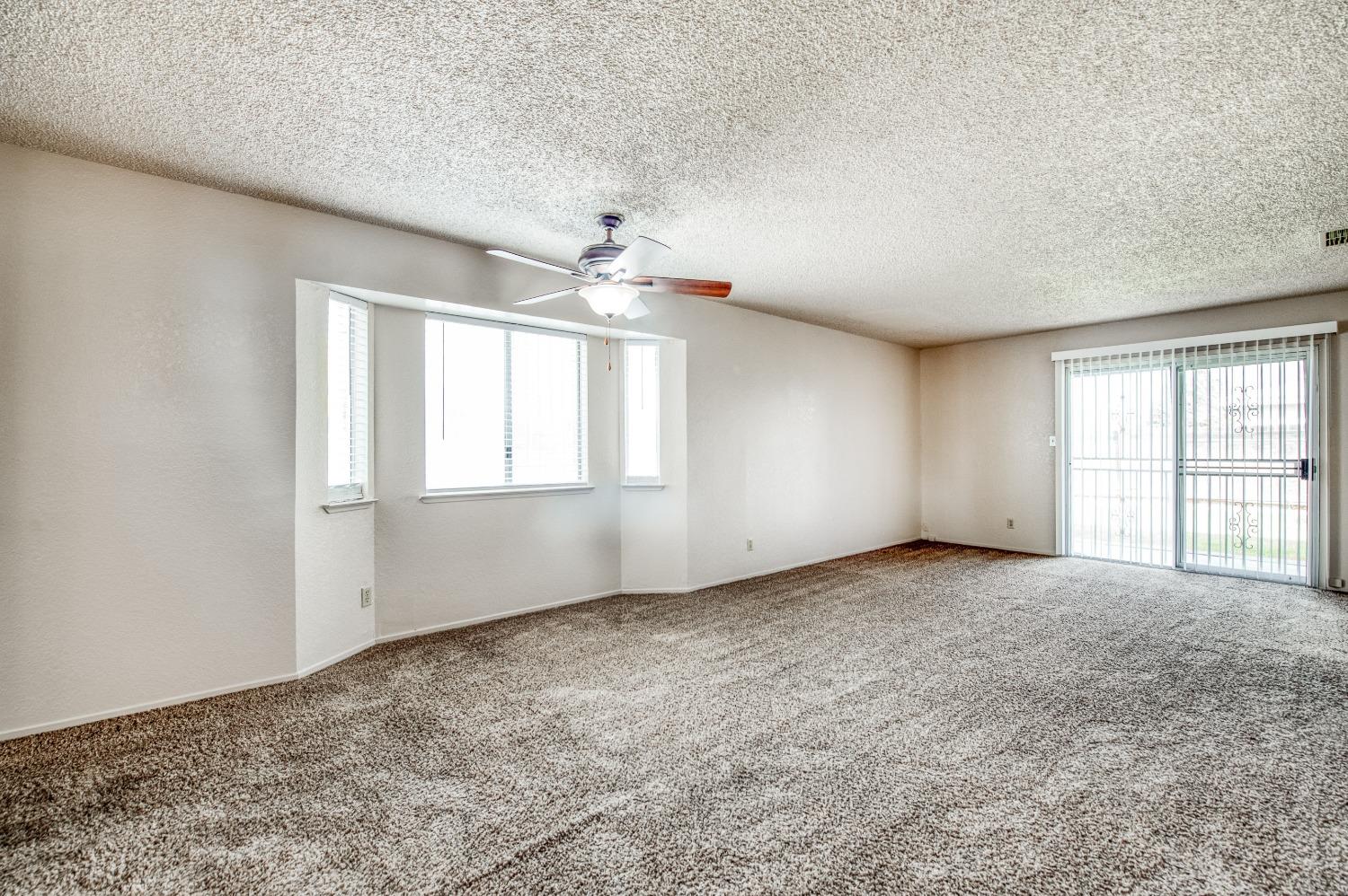 4782 W Ashlan Avenue